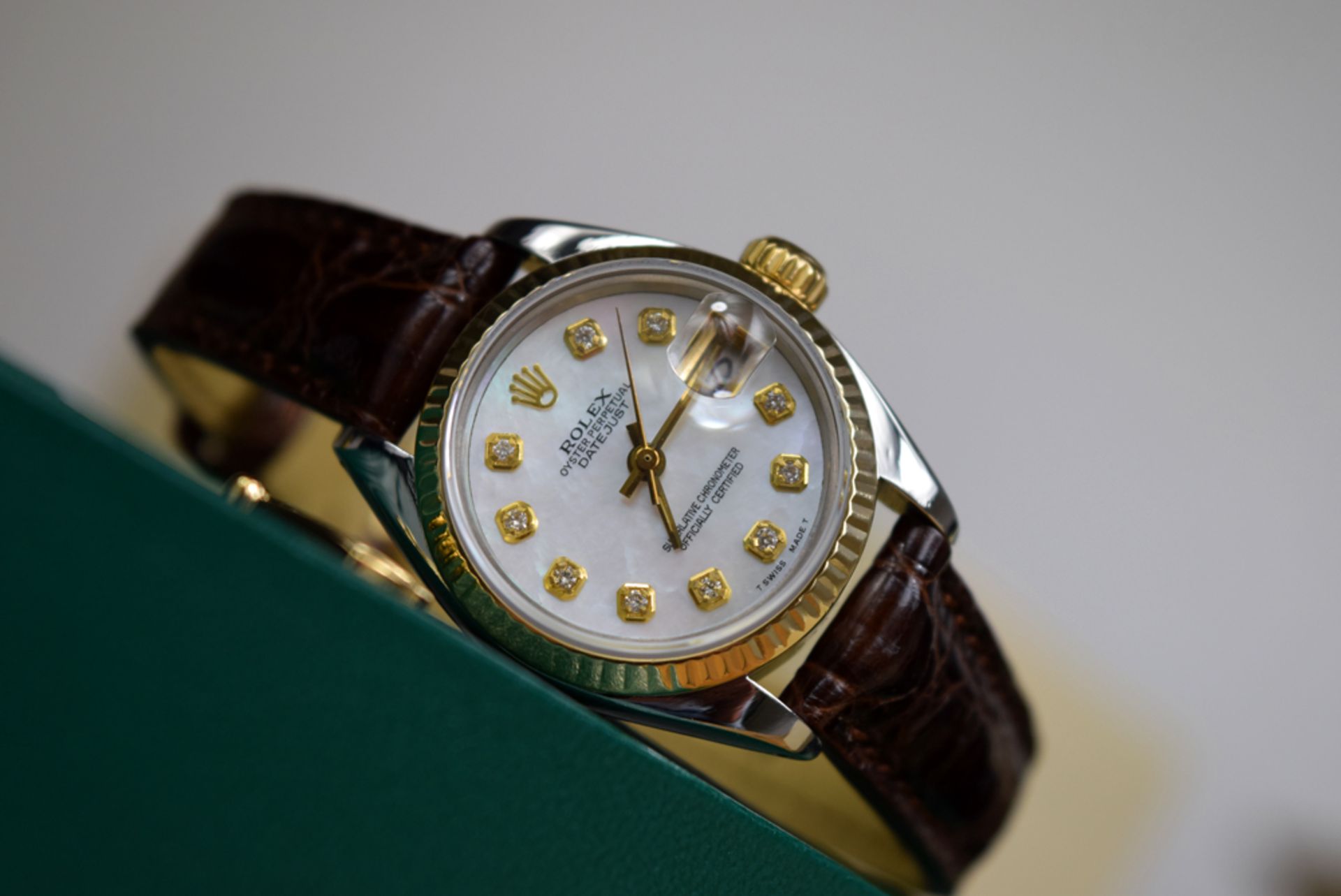 ROLEX - 18K GOLD & STEEL LADY DATEJUST - MOP *DIAMOND* DIAL! - Image 5 of 9