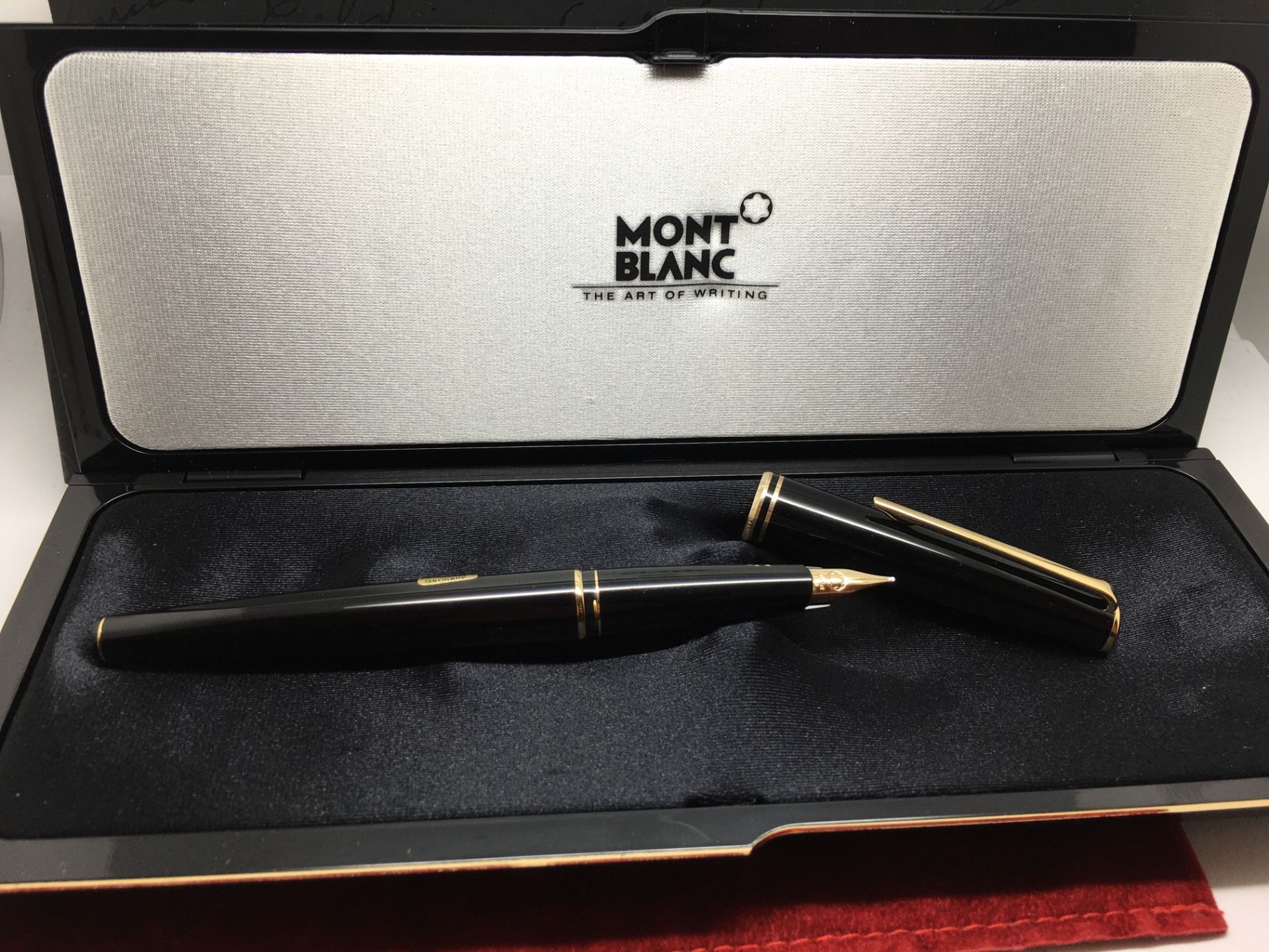 MONT BLANC WITH ORIGINAL BOX & PAPERS 14k 585 NIB