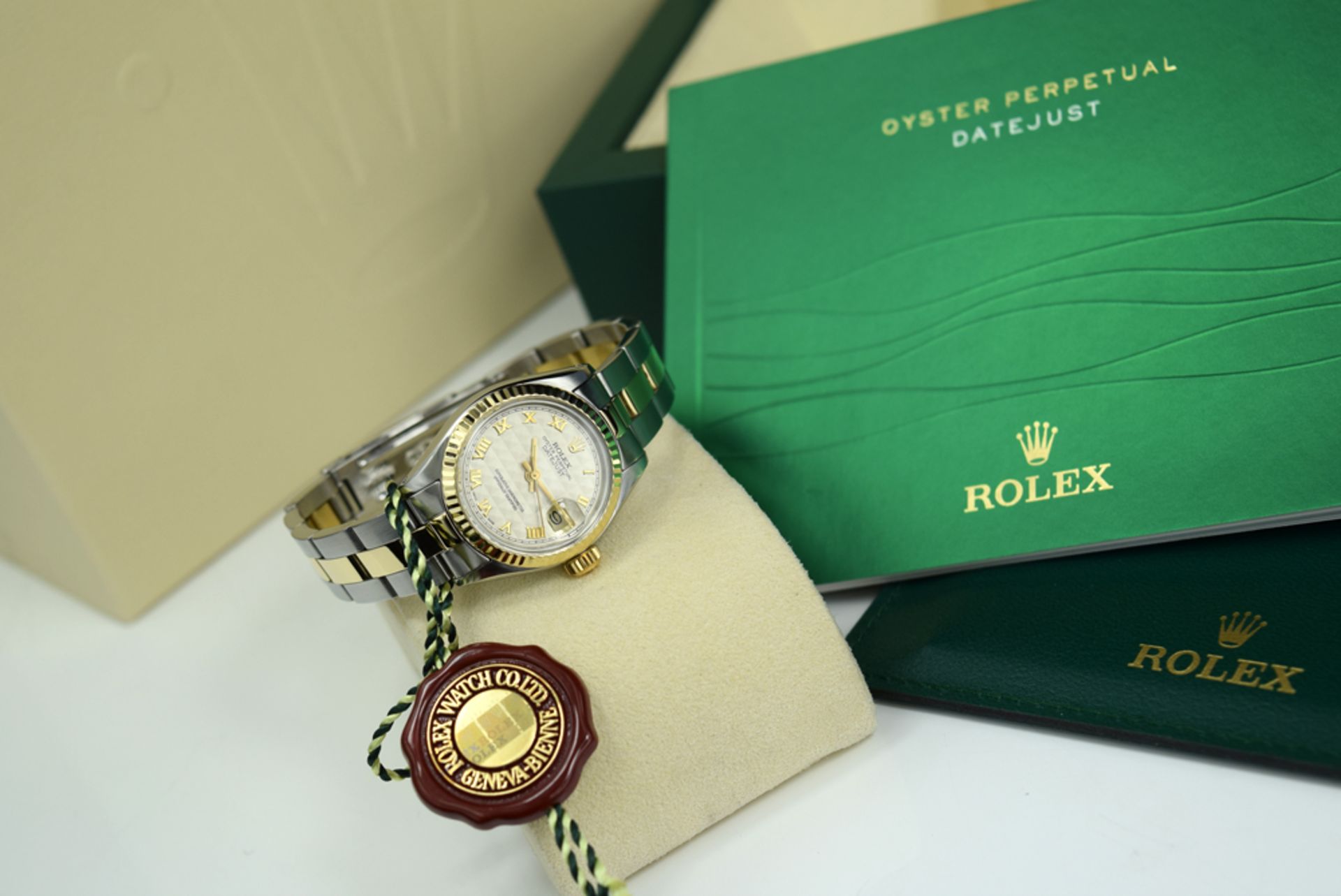 ROLEX - GOLD & STEEL LADY DATEJUST with CREAM PYRAMID Dial - Looks Incredible!!! - Image 2 of 12