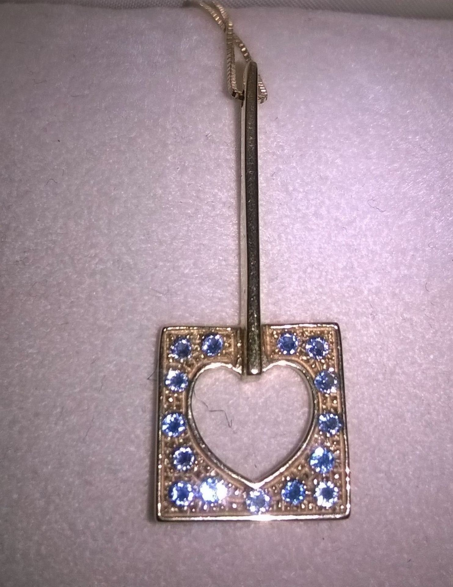 UNUSUAL 14ct GOLD HEART PENDANT & 14ct GOLD CHAIN