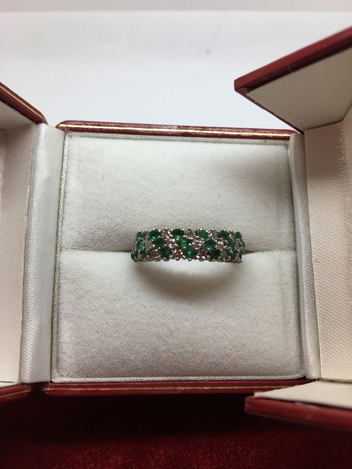 18ct GOLD DIAMOND & EMERALD RING - MARKED 750 - TESTED AS 18ct GOLD