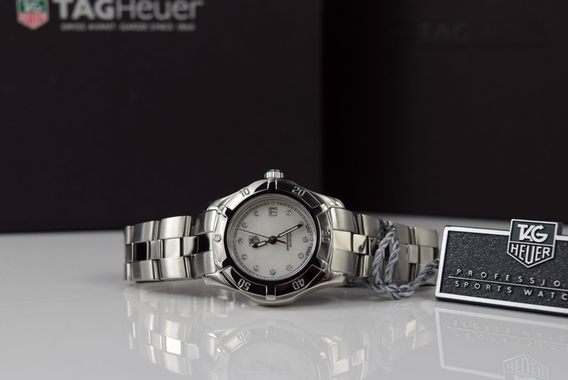 TAG HEUER - 'LADY DATE' PROFESSIONAL 2000 SERIES with DIAMOND DIAL! - Image 2 of 6