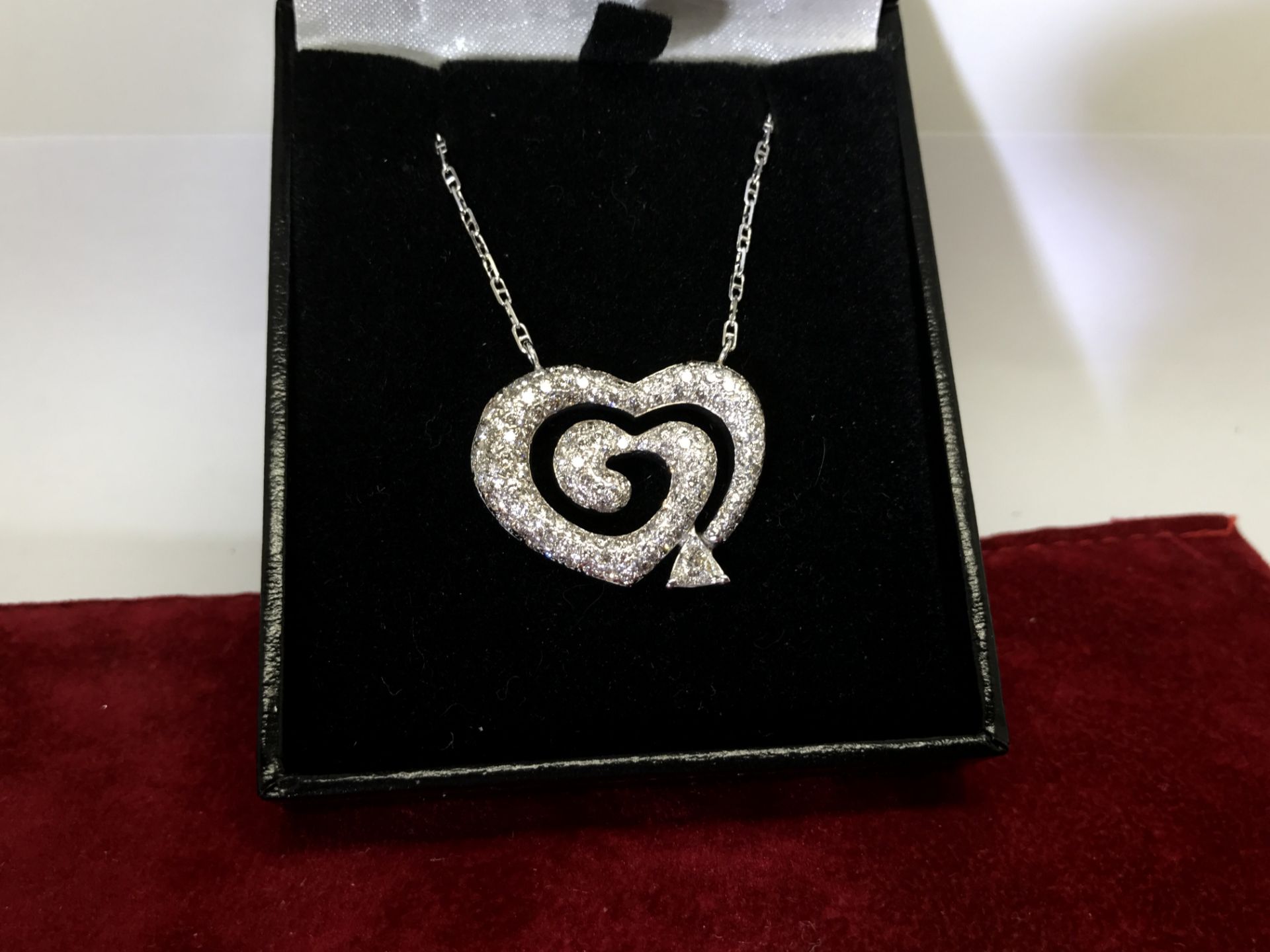 Gorgeous 3.00ct Diamond Heart Necklace with Inc Approx 0.70ct Trillion Cut Diamond Solitaire - - Image 2 of 3