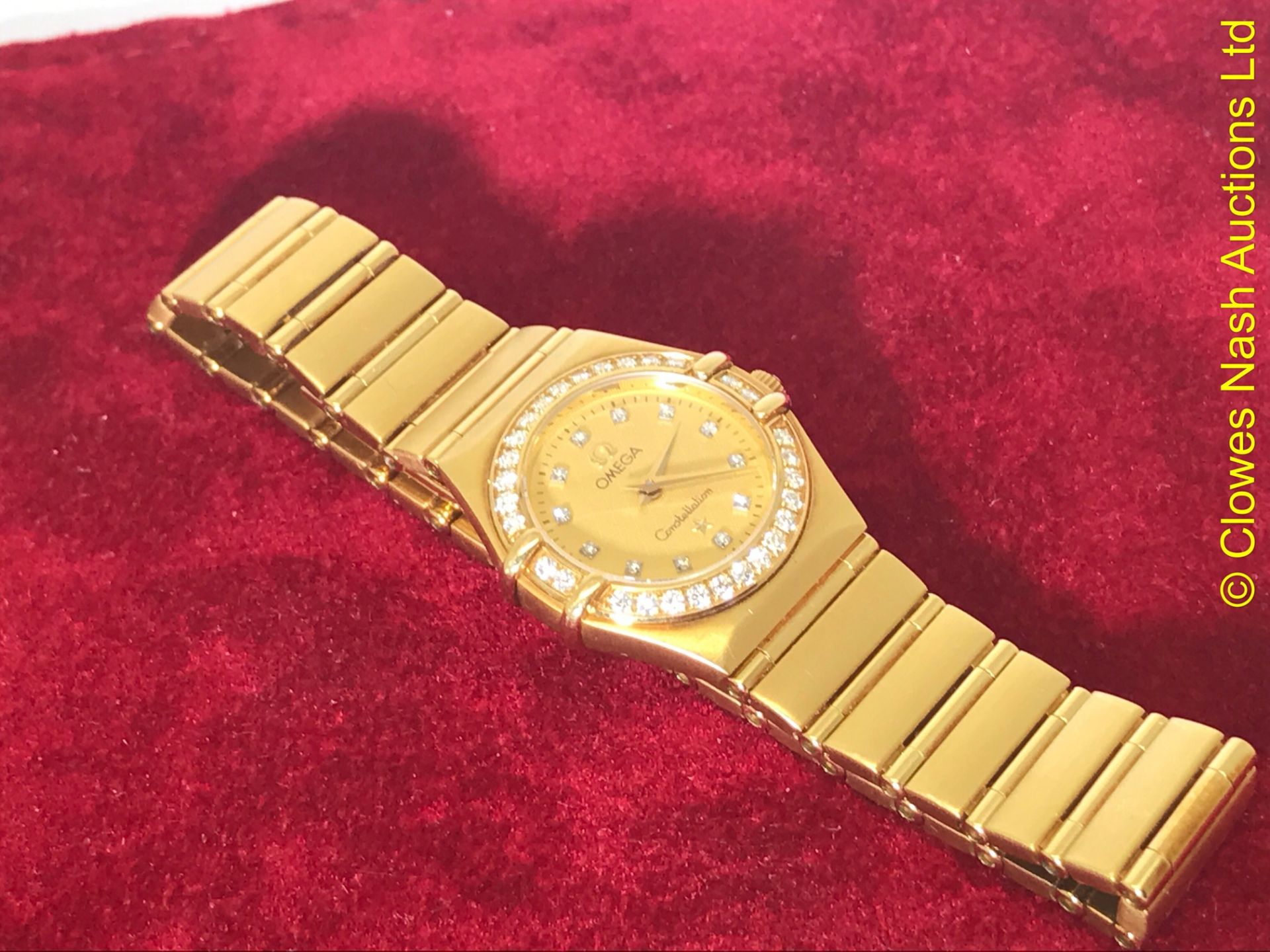 18ct GOLD LADIES OMEGA DIAMOND SET WATCH WITH BOX ETC - Image 2 of 4