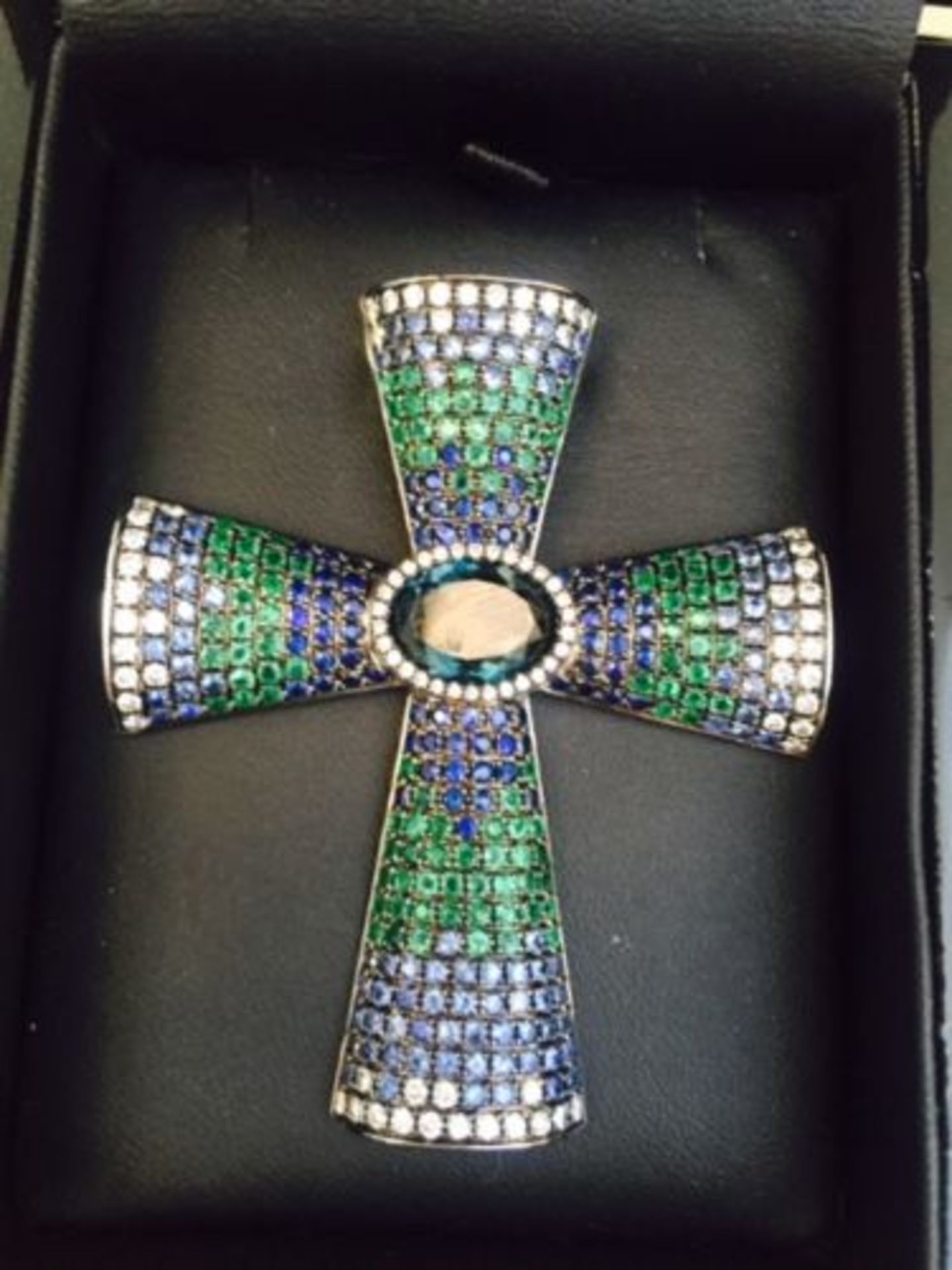 8.89 Carats Emeralds, Sapphires & Diamonds Cross in 18ct White Gold