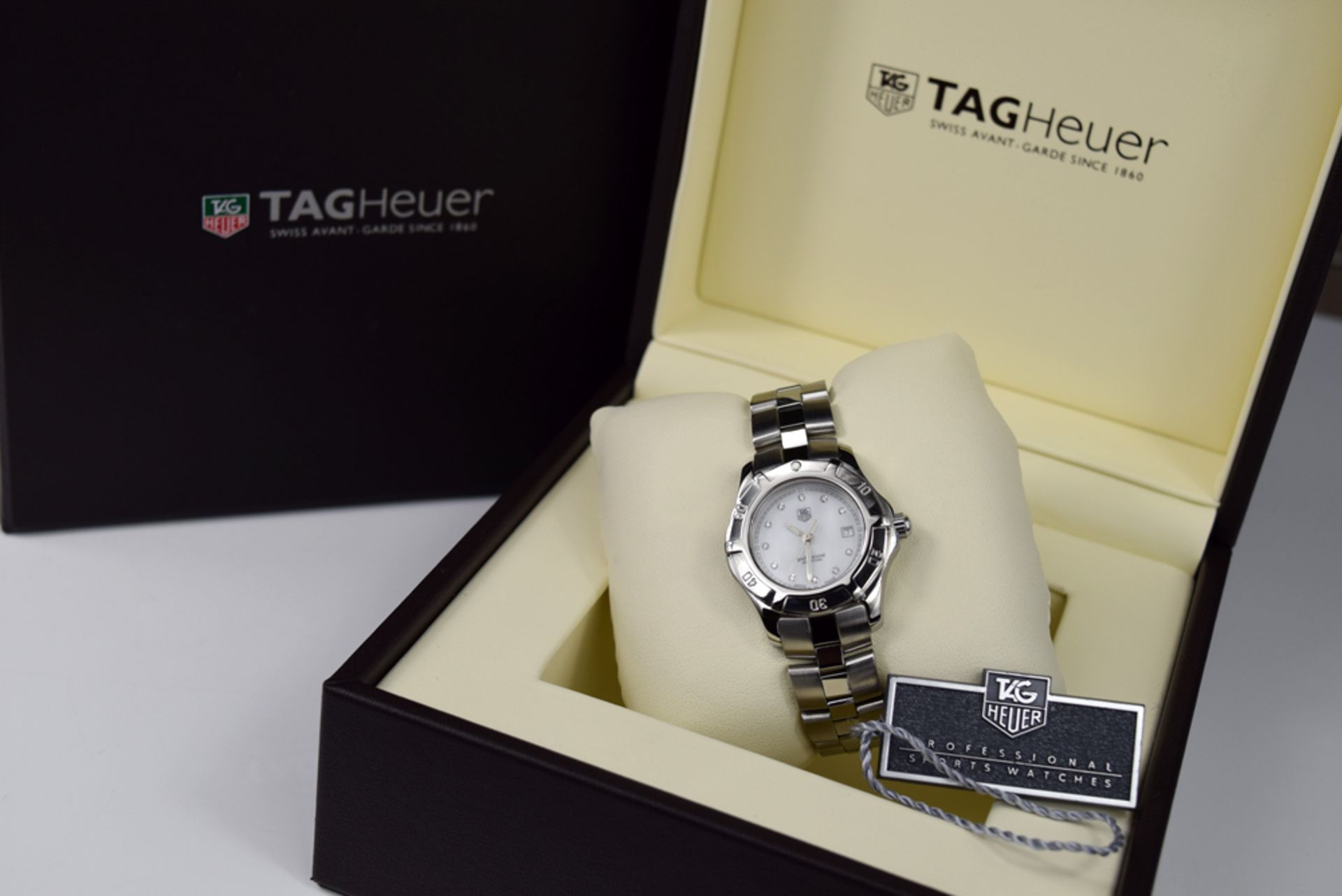 TAG HEUER - 'LADY DATE' PROFESSIONAL 2000 SERIES with DIAMOND DIAL! - Image 4 of 6