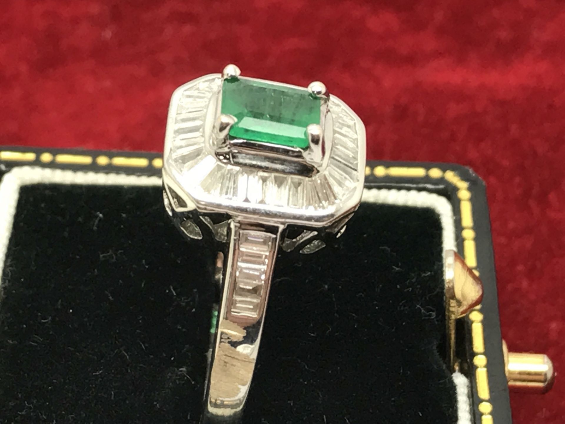 EMERALD & DIAMOND RING SET IN YELLOW METAL TESTED AS 18ct GOLD - Image 3 of 3