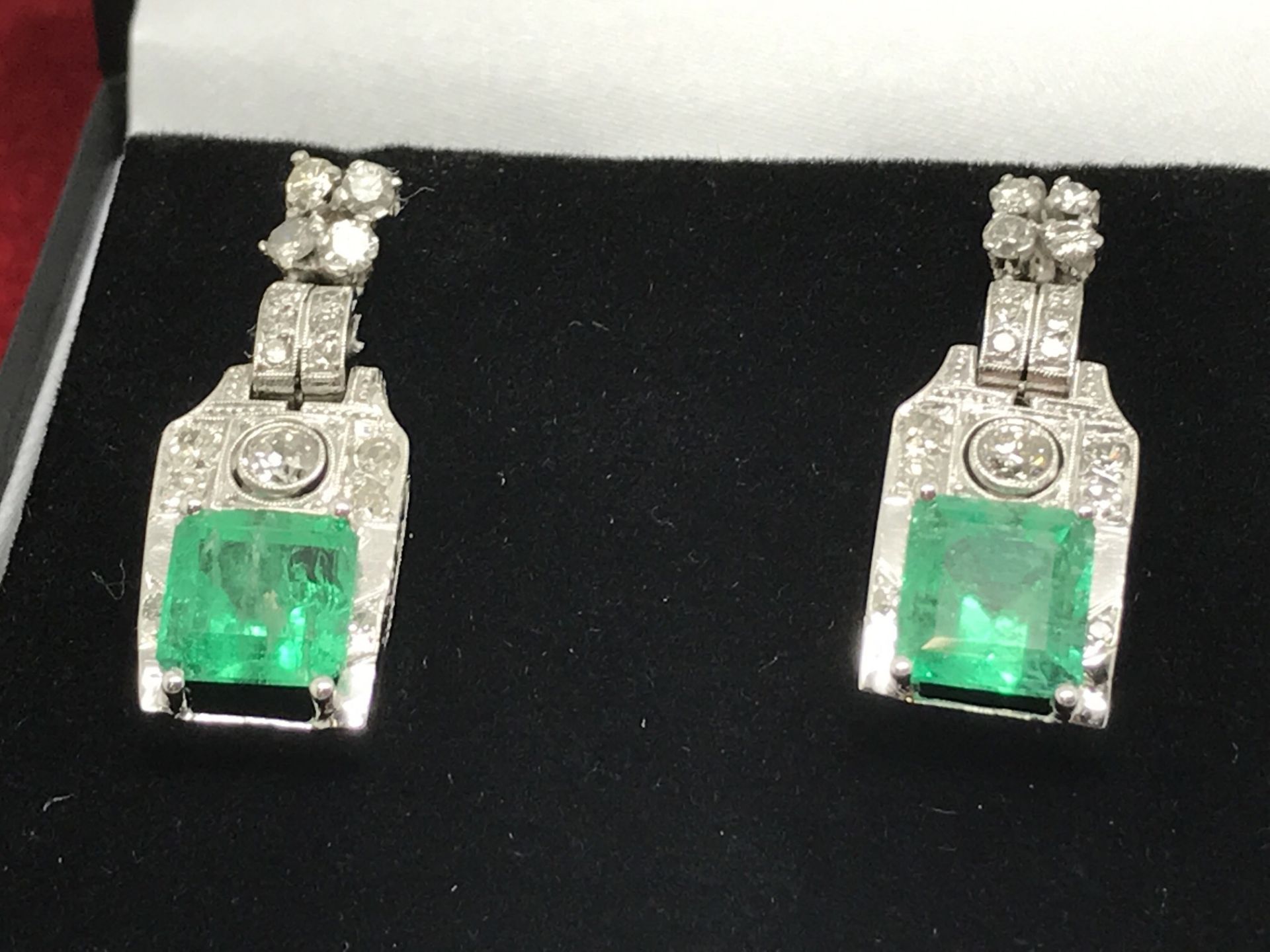 5.50cts COLOMBIAN EMERALD & DIAMOND EARRINGS SET IN WHITE METAL TESTED AS PLATINUM - Image 3 of 7