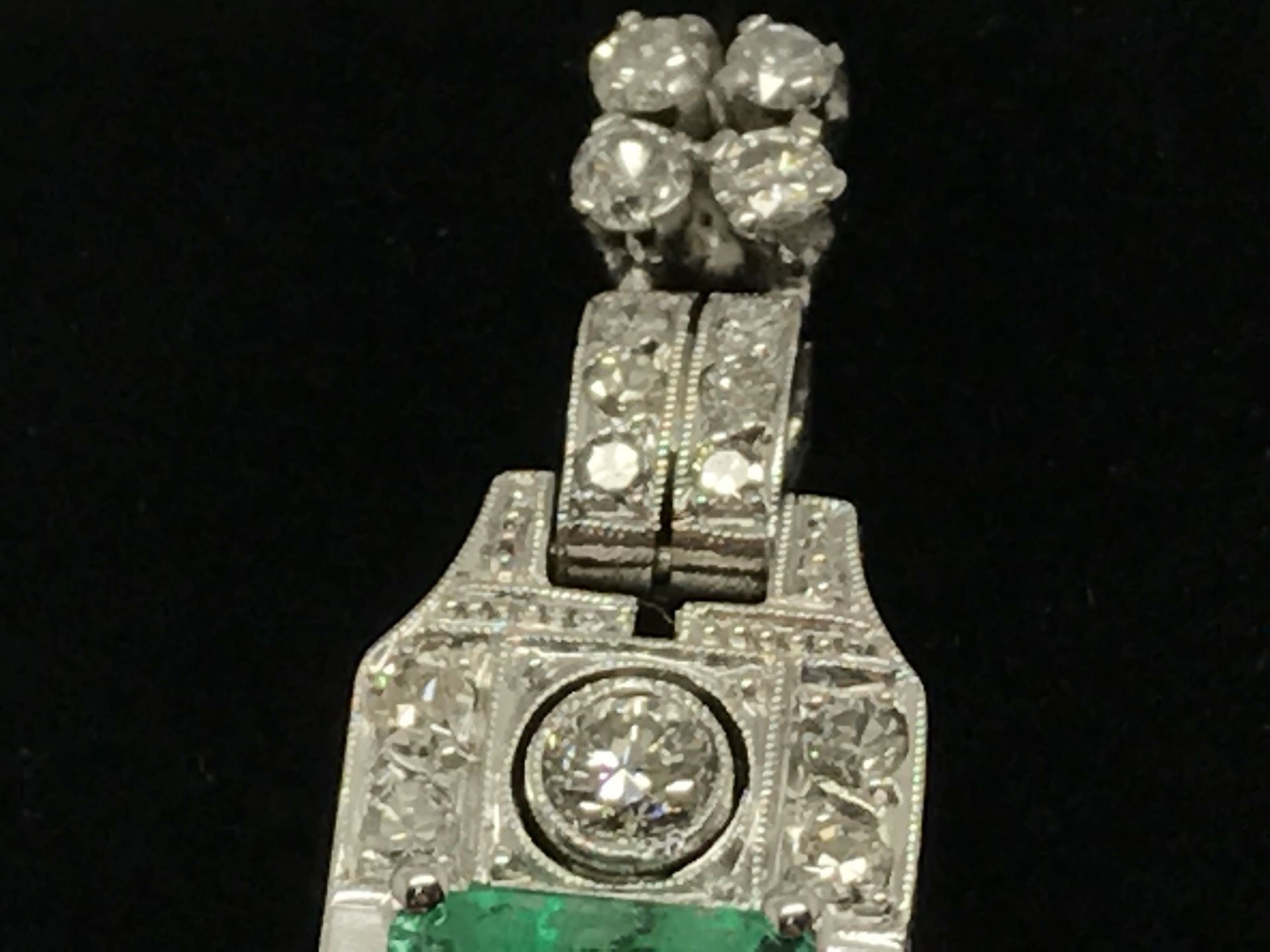 5.50cts COLOMBIAN EMERALD & DIAMOND EARRINGS SET IN WHITE METAL TESTED AS PLATINUM - Image 4 of 7