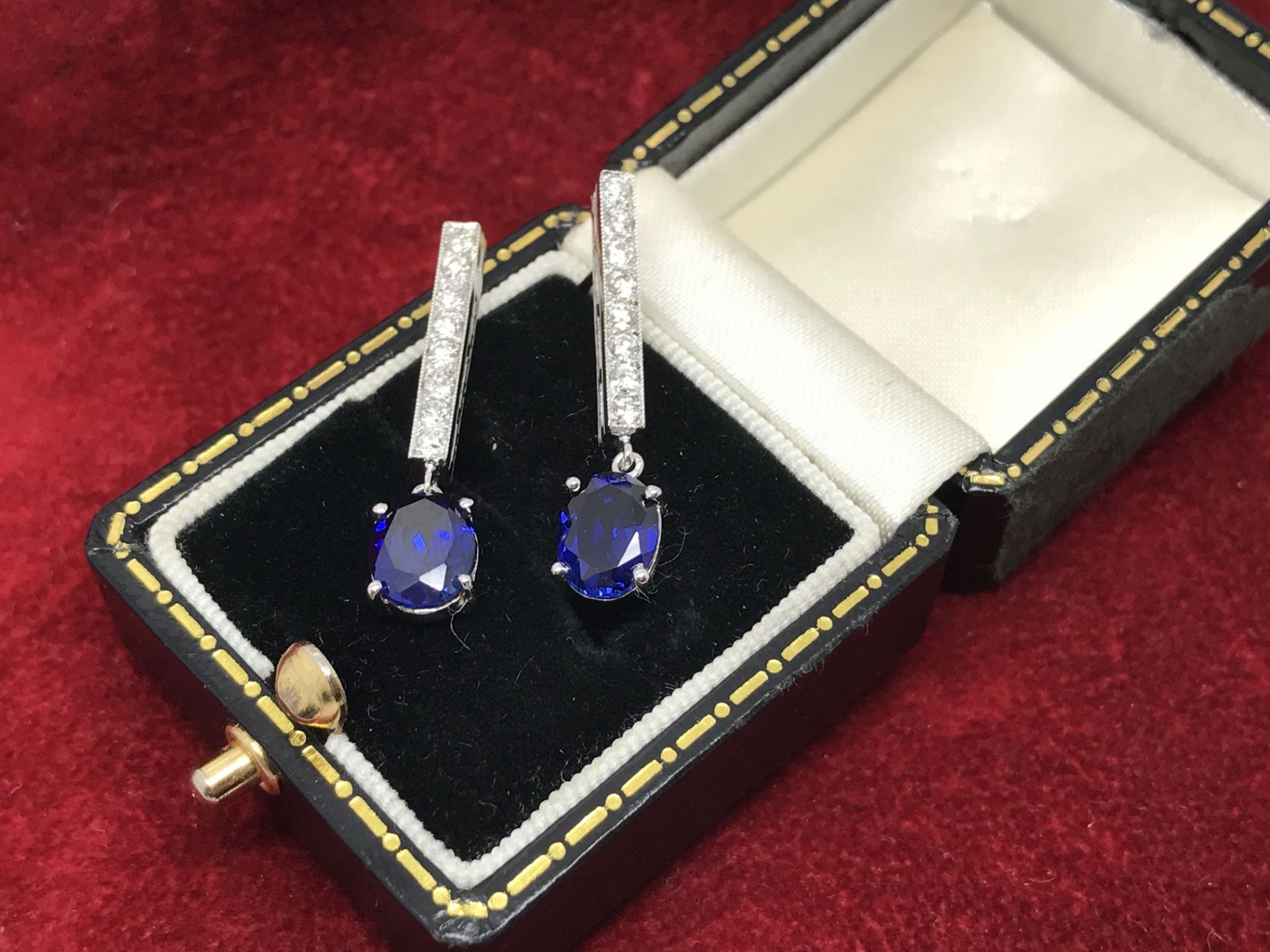 AMAZING SAPPHIRE & DIAMOND DROP EARRINGS SET IN WHITE METAL TESTED AS 18ct GOLD - Image 2 of 3