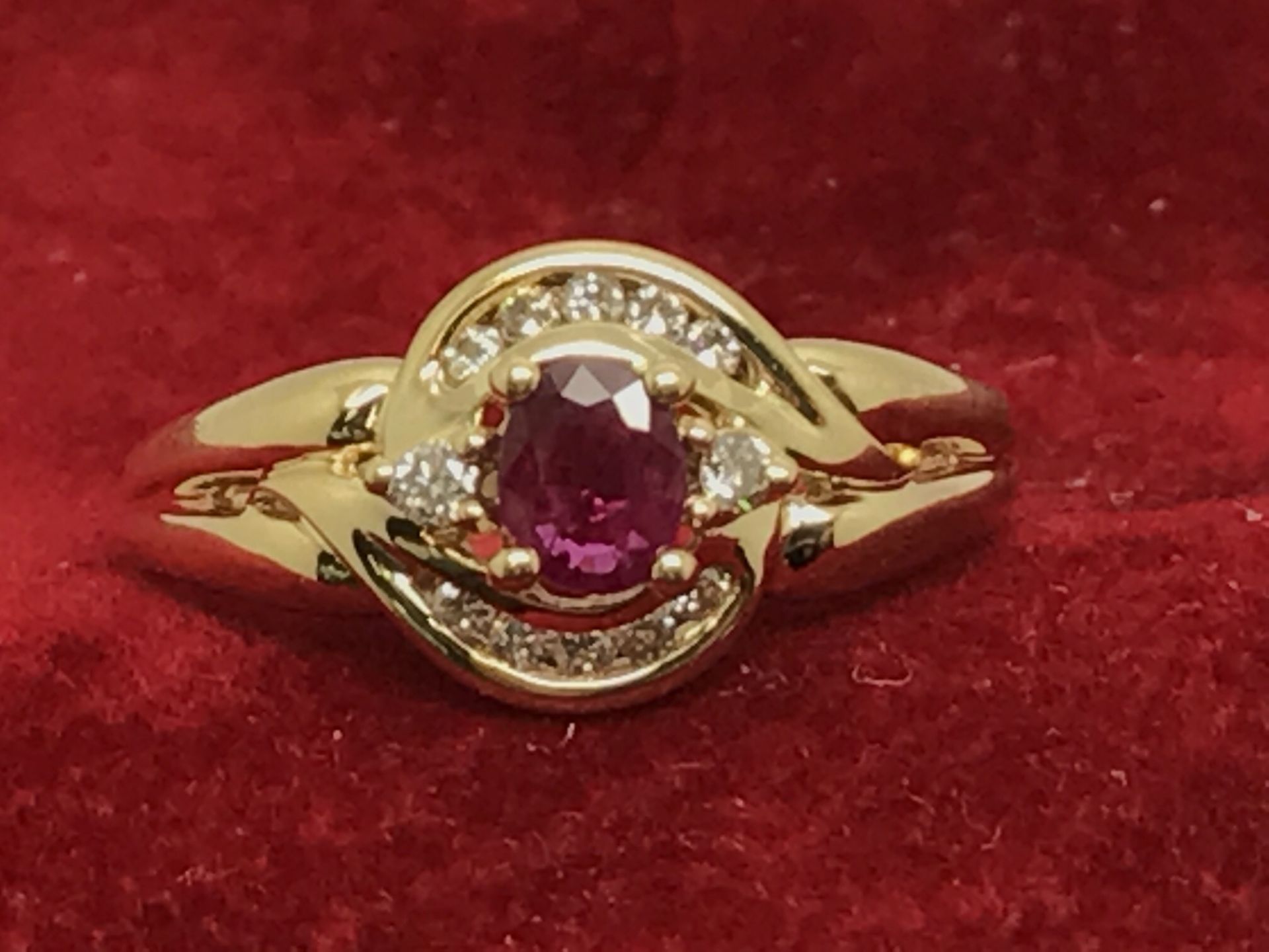 RUBY & DIAMOND RING MARKED 750 & TESTED AS 18ct GOLD - Image 2 of 2