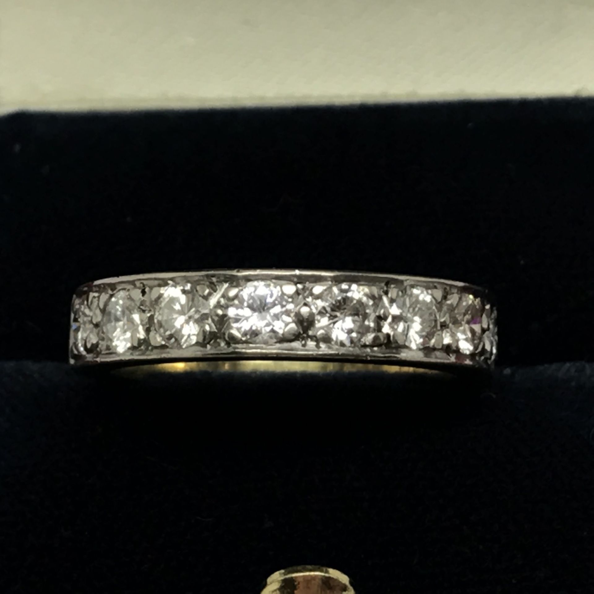 STUNNING 18ct GOLD 0.80ct APPROX DIAMOND HALF ETERNITY RING - WITH RECEIPT FROM 1997 FOR £1500