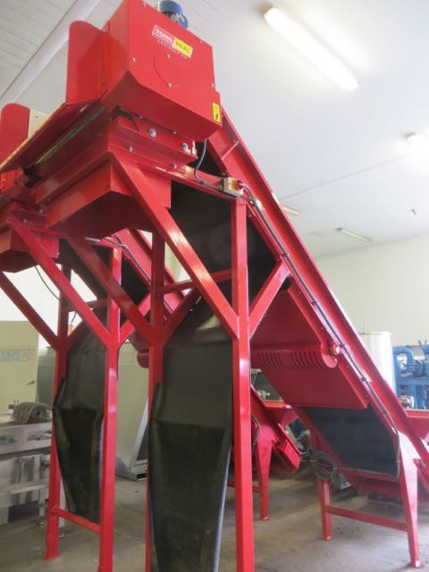 TONG PEAL INCLINED CONVEYOR - Image 2 of 2