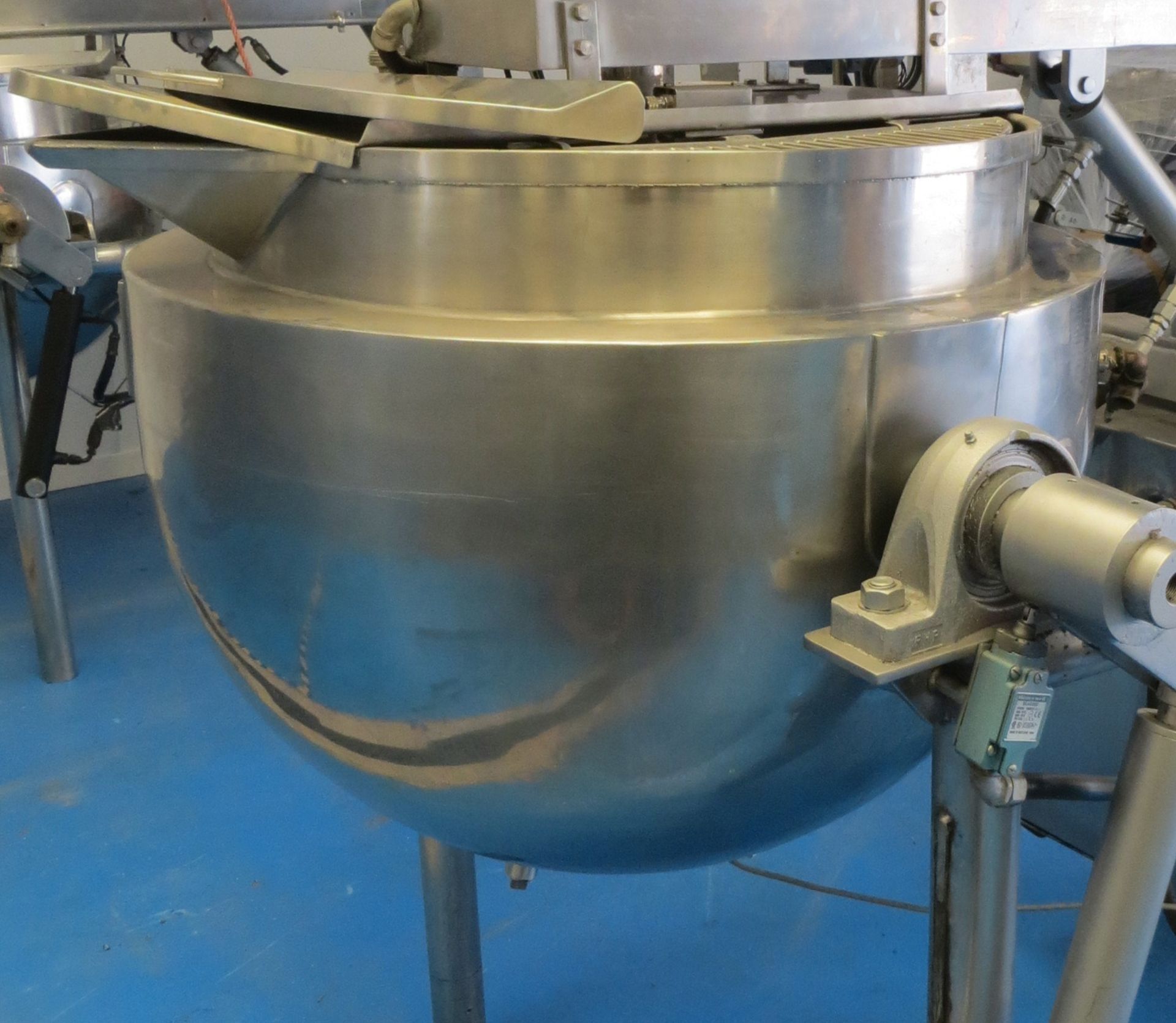 300 LITRE JACKETED KETTLE - Image 2 of 6