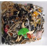A large quantity of costume jewellery (box)