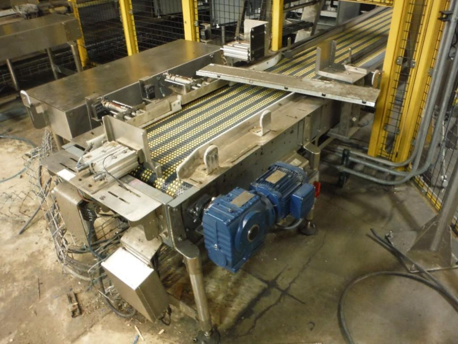 Hartness case conveyor, mild steel, roller belt, 188 in. L x 24 in. W x 32 in. H, 1.5 hp motor,. - R - Image 4 of 6