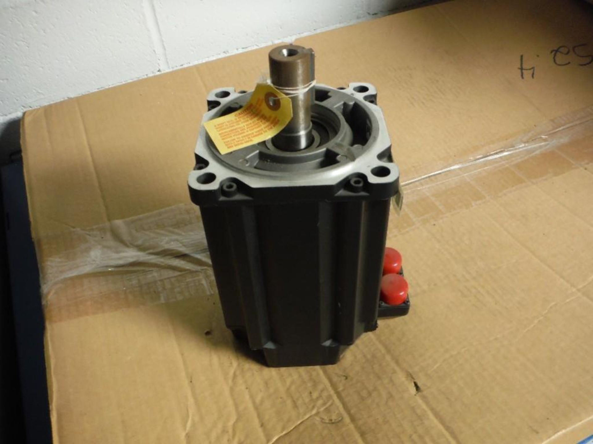 Allen Bradley servo motor, Cat MPL-B540K-SJ22AA, 4000 rpm, 7.25 hp (each). - RIGGING FEE FOR DOMESTI - Image 3 of 5