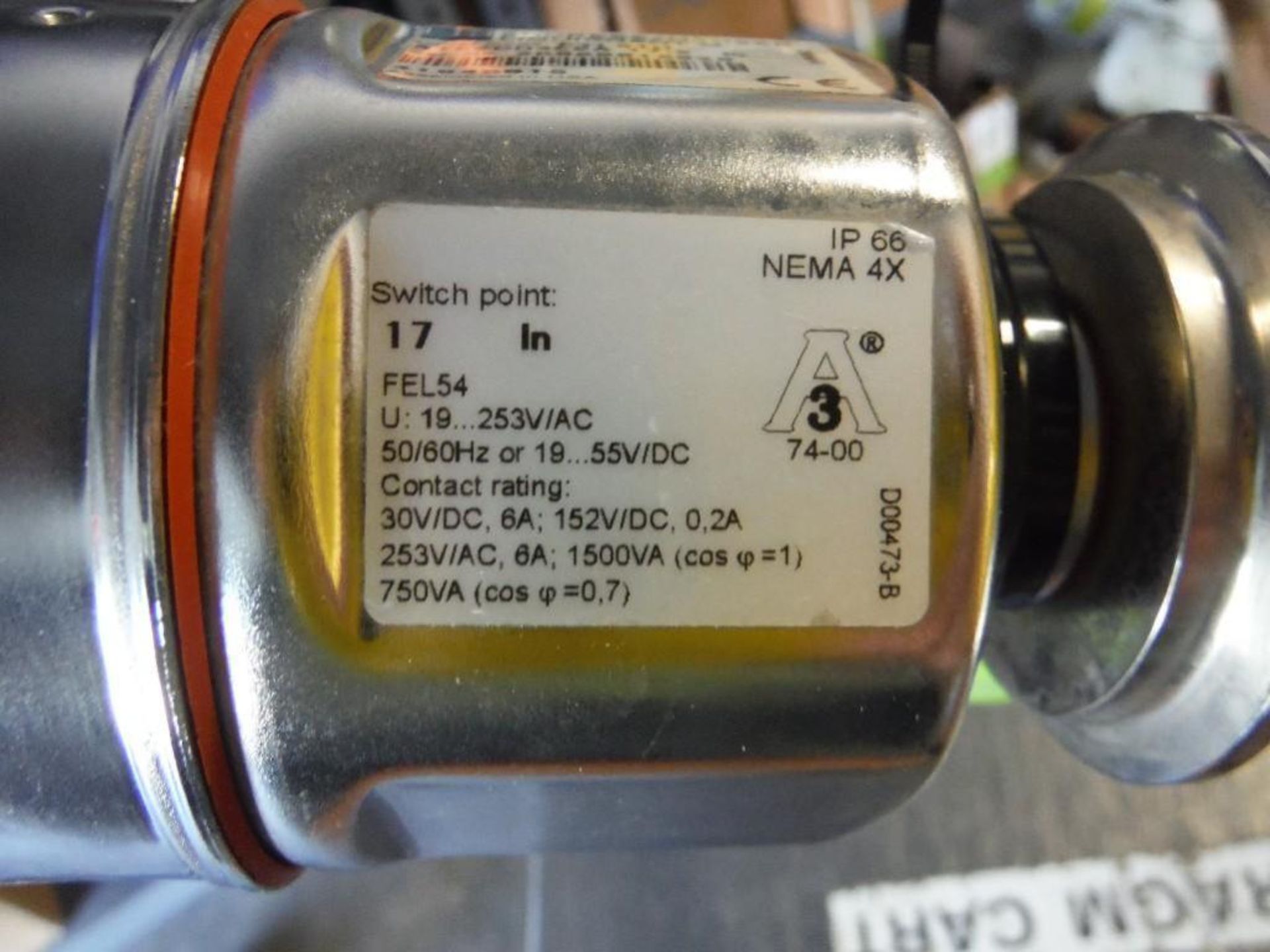 Endress+Hauser level sensor, new in box. - RIGGING FEE FOR DOMESTIC TRANSPORT $25 - Image 3 of 3