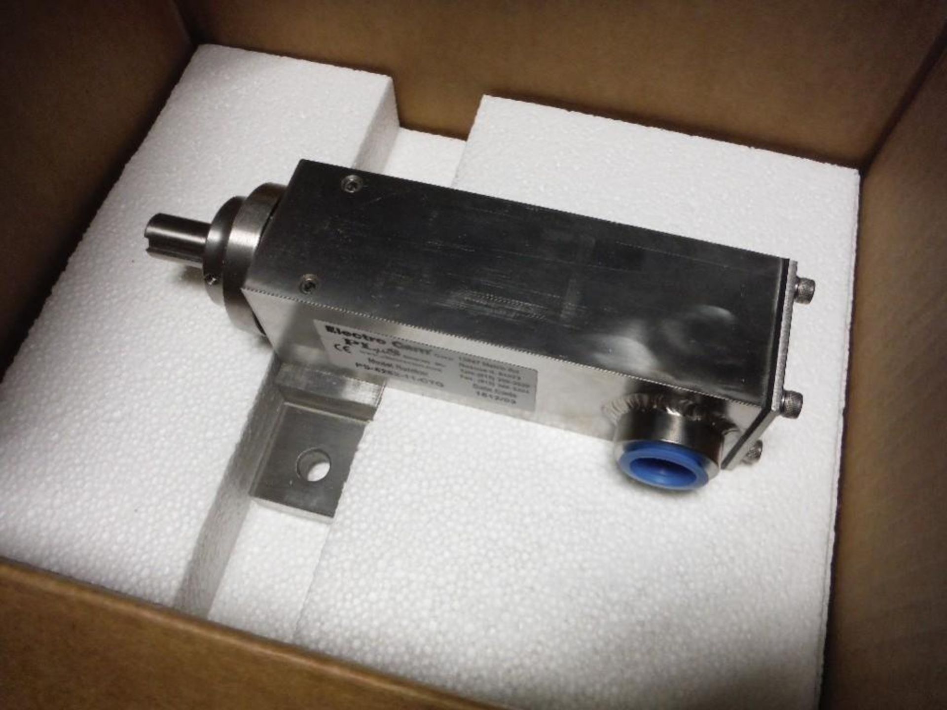 Elecro cam SS cam drive. - RIGGING FEE FOR DOMESTIC TRANSPORT $25