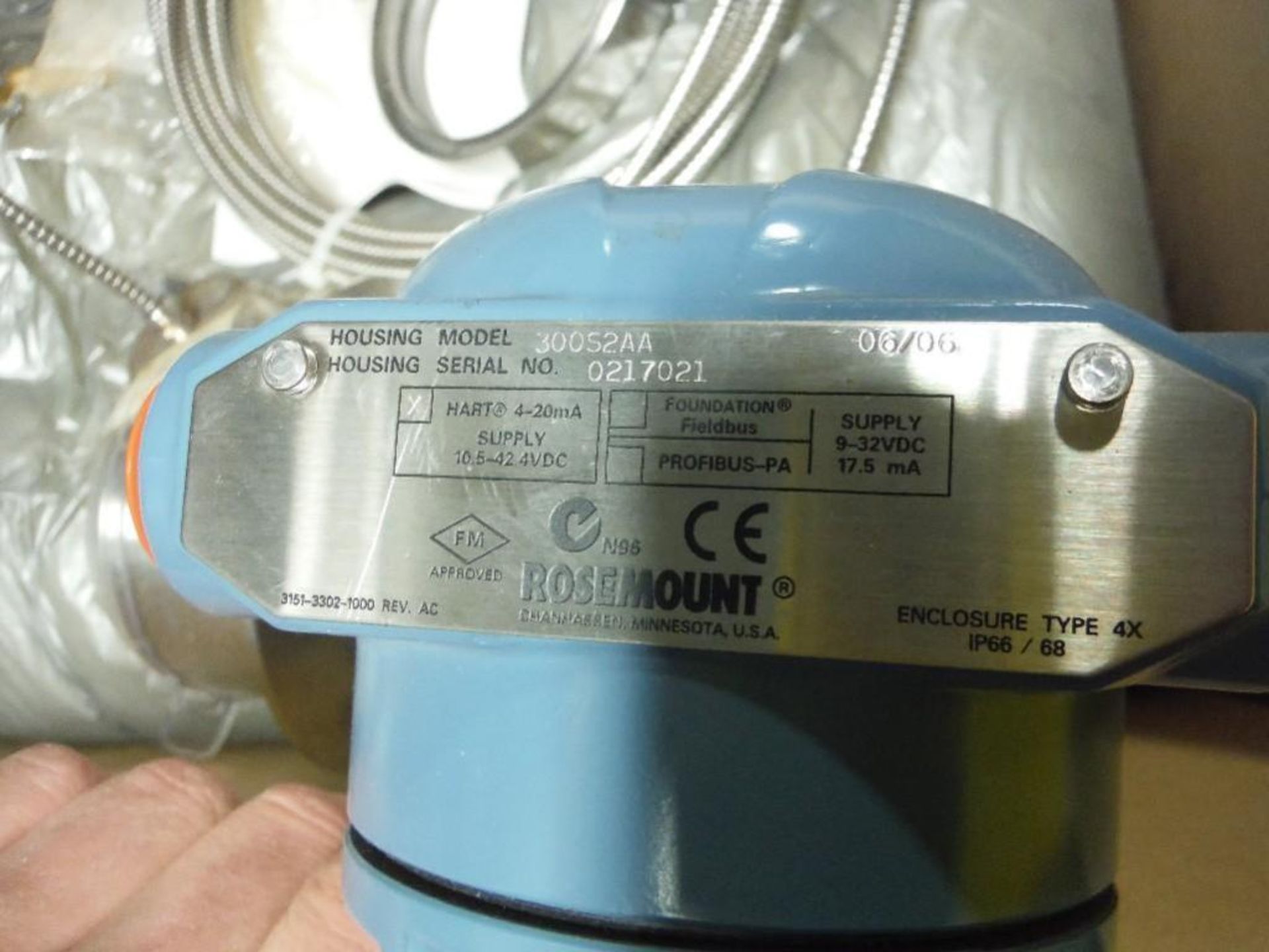 Rosemount 3051S series pressure transmitter with hart protocol. - RIGGING FEE FOR DOMESTIC TRANSPORT - Image 3 of 3