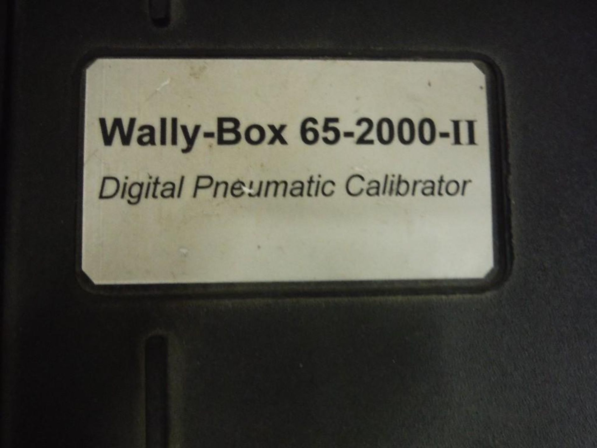 Wikai digital pneumatic calibrator. Rigging Fee: $25 - Image 5 of 5