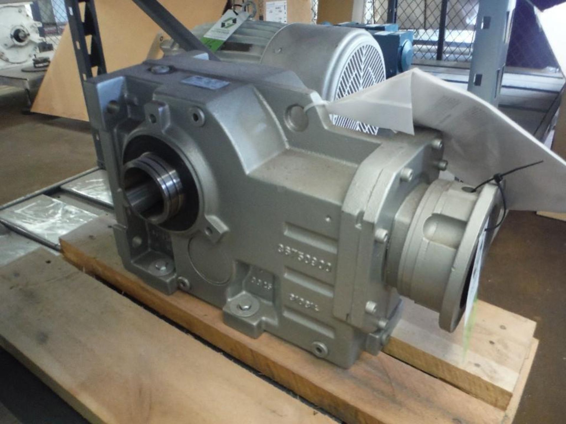 New Dodge speed reducer, ratio 176.5:1, drive only - Rigging Fee: $50 - Image 2 of 3