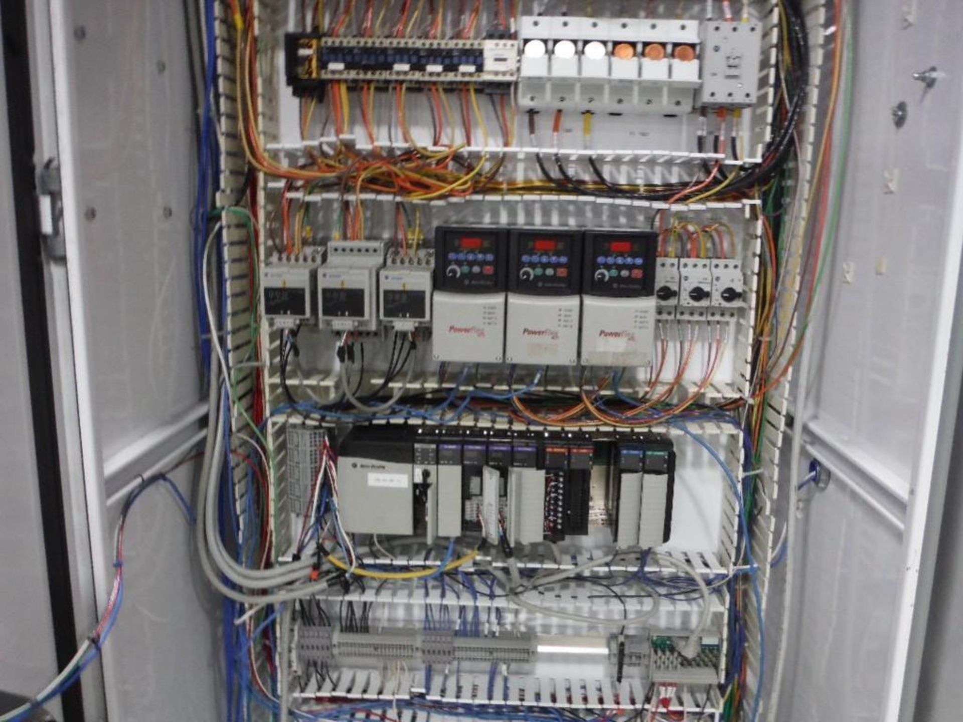 Steel control cabinet with Allen Bradley panelview 1000, (3) powerflex 40 vfds, plc - Rigging Fee: $ - Image 4 of 5