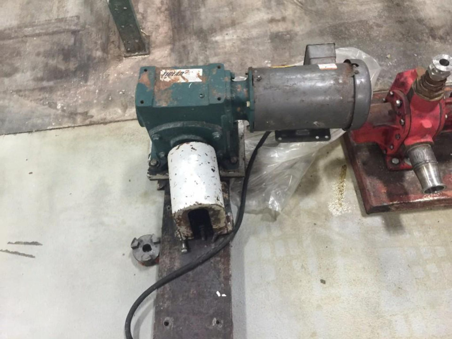 Roper pump and motor, spare motor and gearbox - Rigging Fee: $100 - Image 5 of 5