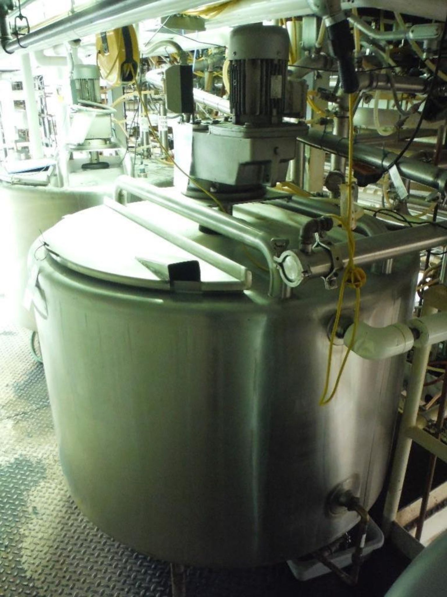 Badger Fabrication jacketed mix tank, 47 in. dia x 33 in. tall, 2 hp bridge agitator, anchor type ag - Image 2 of 8