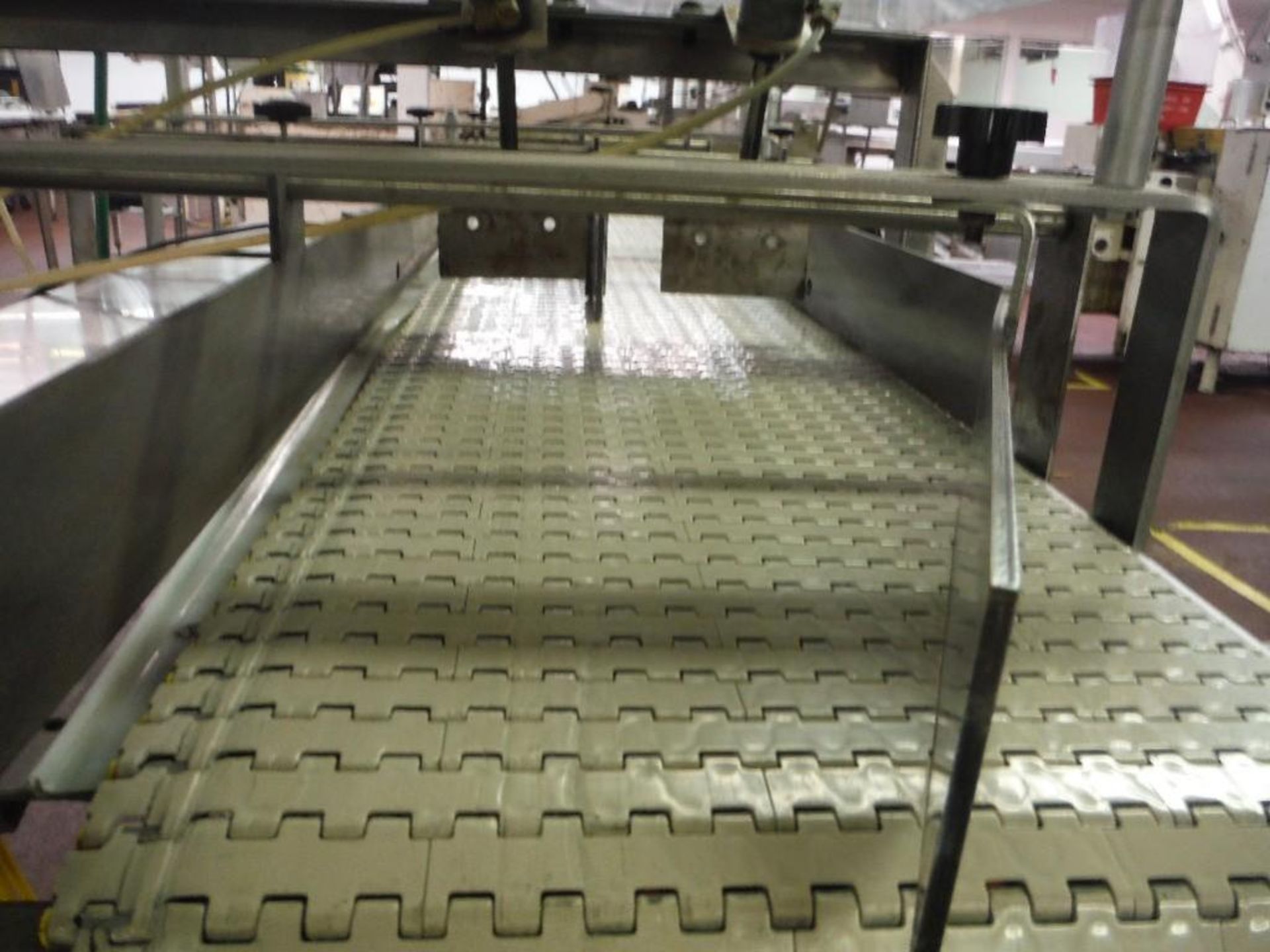 Plastic belt spacing conveyor, 128 in. long x 12 in. wide - Rigging Fee: $150 - Image 4 of 6