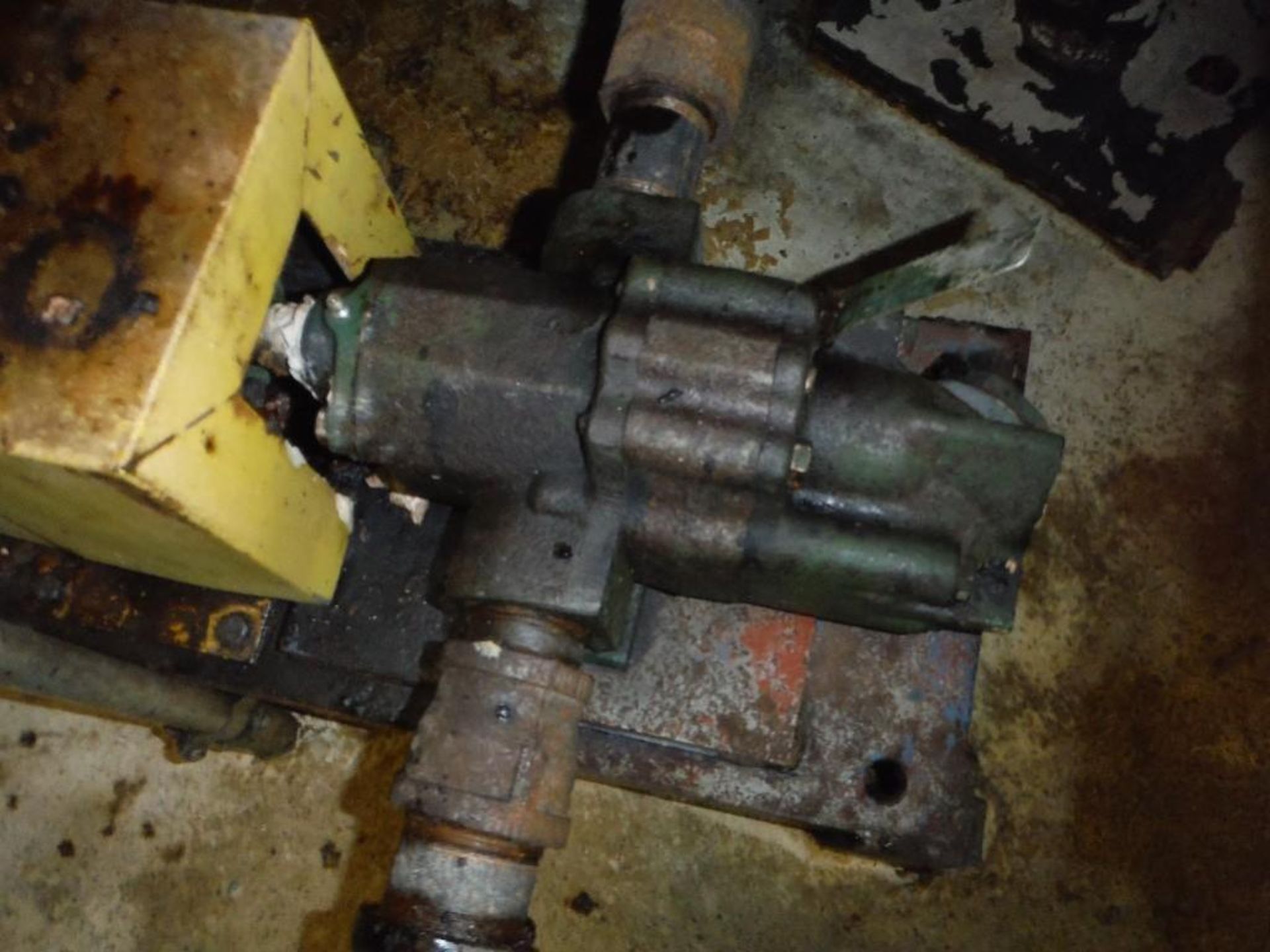 Viking oil pump with motor - Rigging Fee: $100 - Image 2 of 14