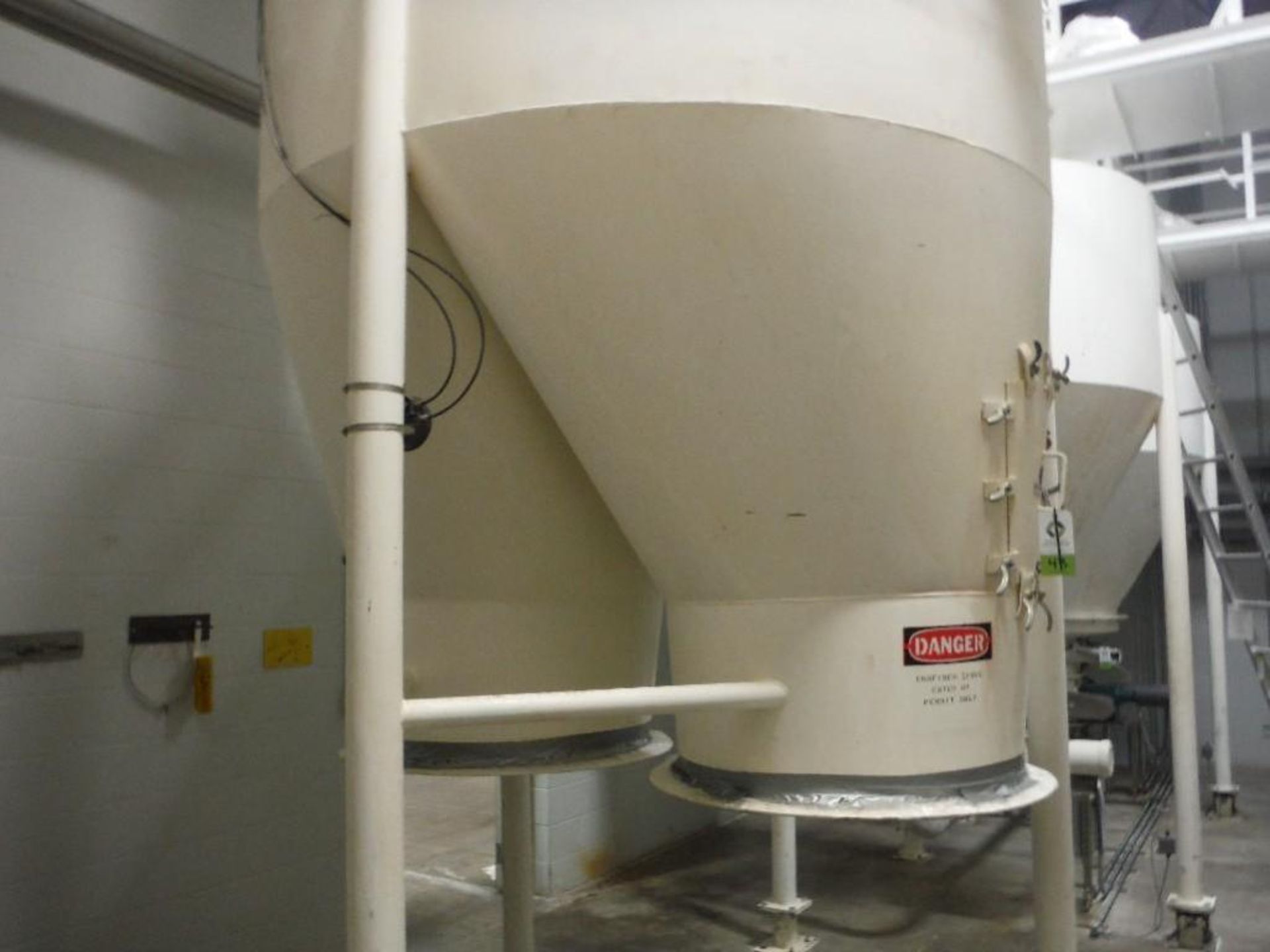 Shick dual leg cone bottom sugar silo, 88 in. dia. X 96 in. tall, on load cell, with bag house - Rig - Image 2 of 7