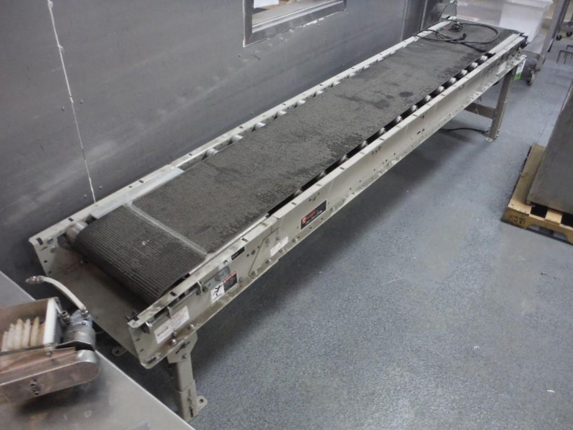 HK systems rubber belt conveyor, 125 in. long x 17 in. wide x 32 in. tall, adjustable legs, mild ste - Image 4 of 4