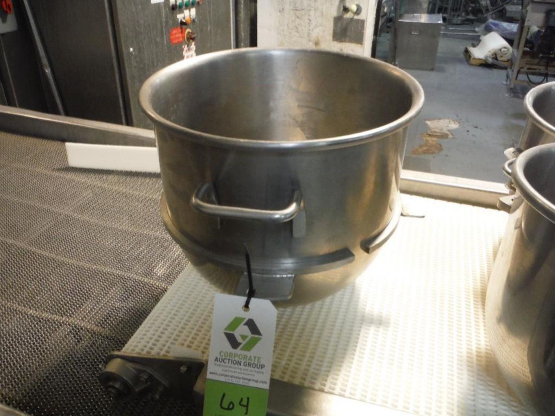 SS 30 quart bowl with adaptor ring, **(Located in: Marshall, MN)** Rigging Fee: $25