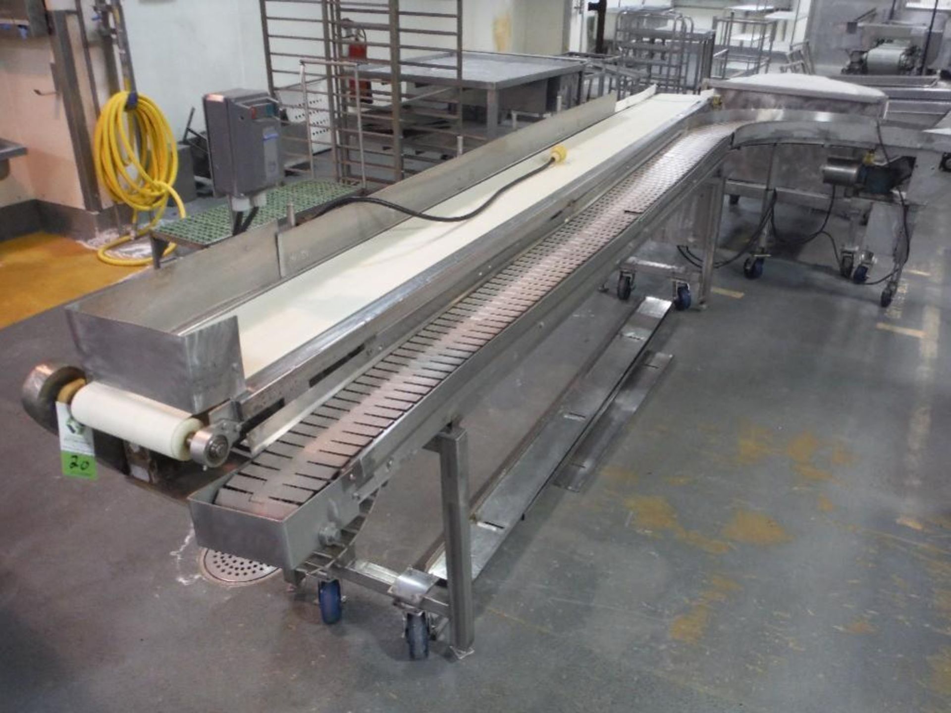 SS right angle packoff conveyor, 90 degree table top belt, 12 ft. long x 7.5 in wide belt, white san - Image 4 of 7