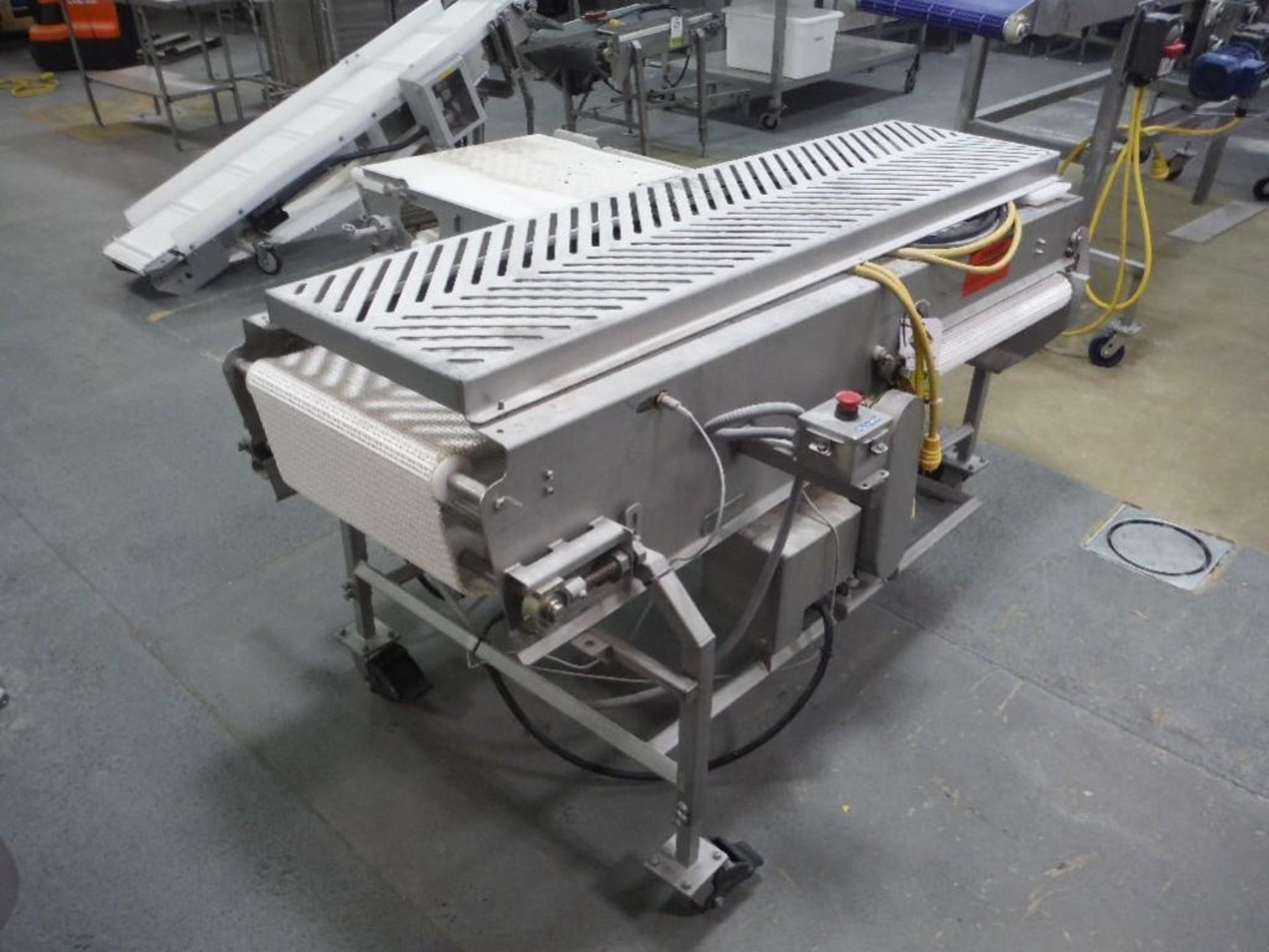 FPS Model 6000 telescoping conveyor, top conveyor 76 in. long x 18 in. wide, bottom conveyor, 72 in. - Image 3 of 6