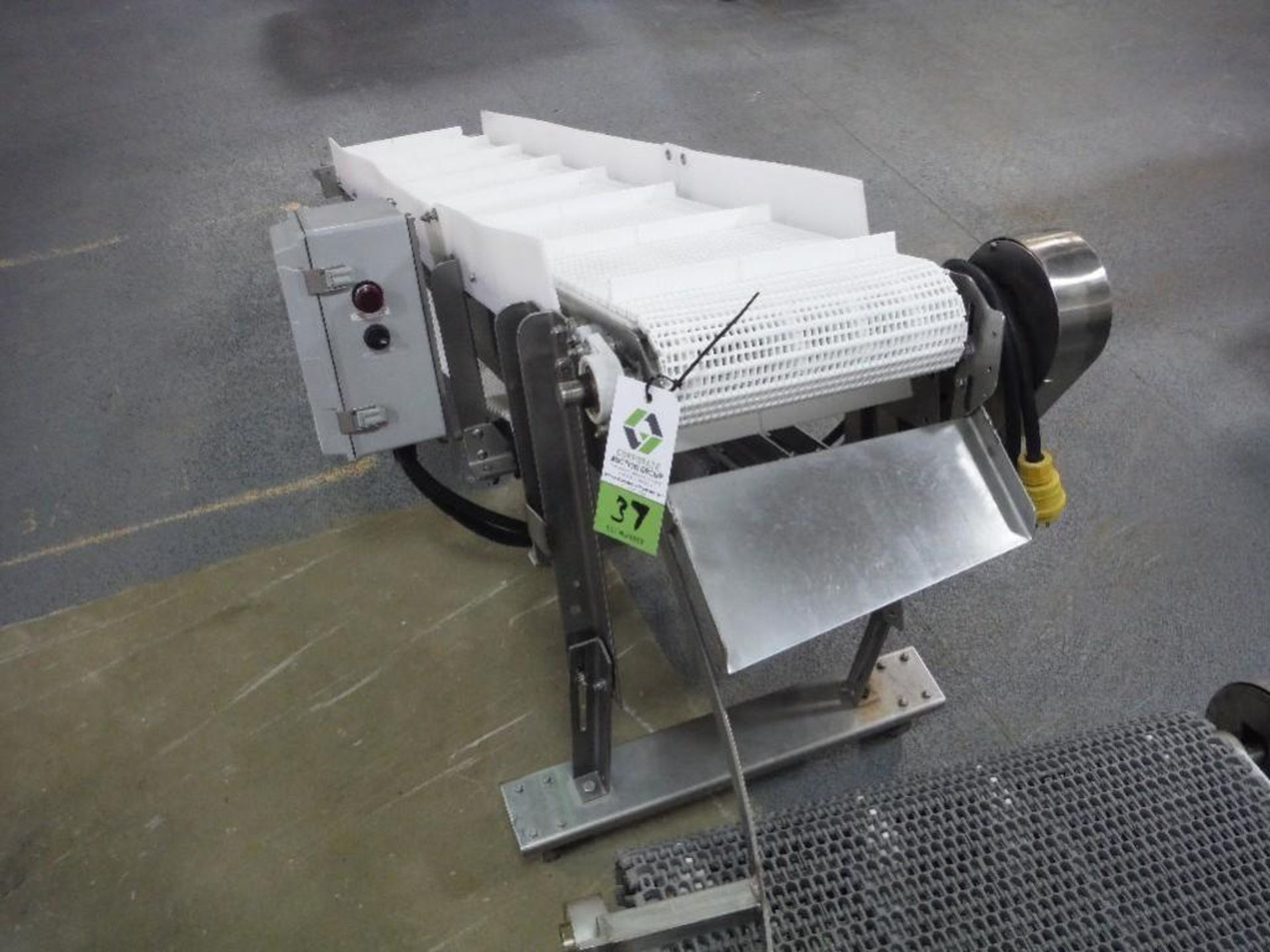 SS flighted incline conveyor, 90 in. long x 14 in. wide x 8 in. infeed x 38 in. discharge, SS clad m - Image 5 of 6