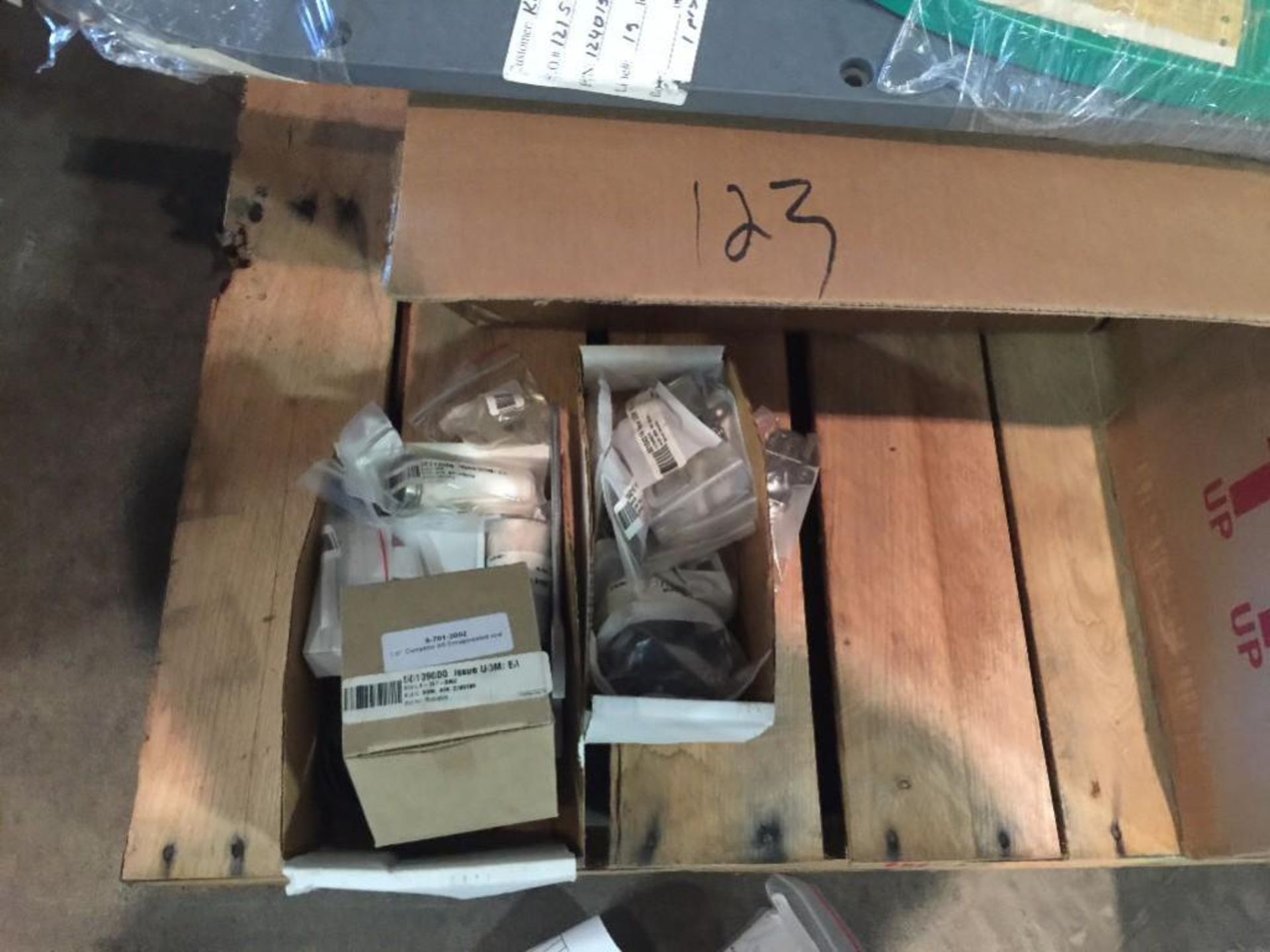 Pallet of Kliklok cartoner parts (LOT). ** (Located in Russellville, Arkansas) ** Rigging Fee: $50 - Image 5 of 8