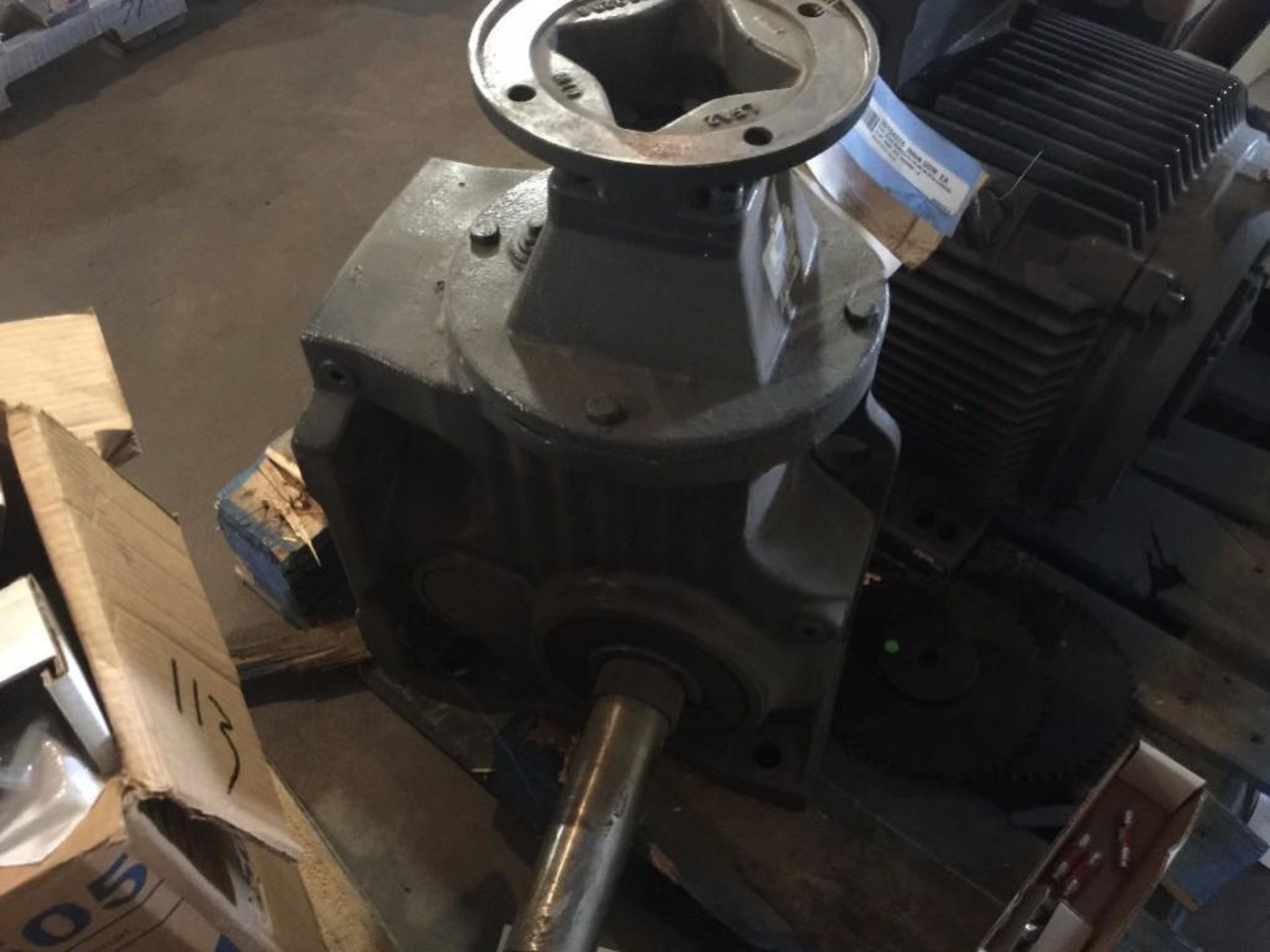 Large gear reducing drive. ** (Located in Russellville, Arkansas) ** Rigging Fee: $