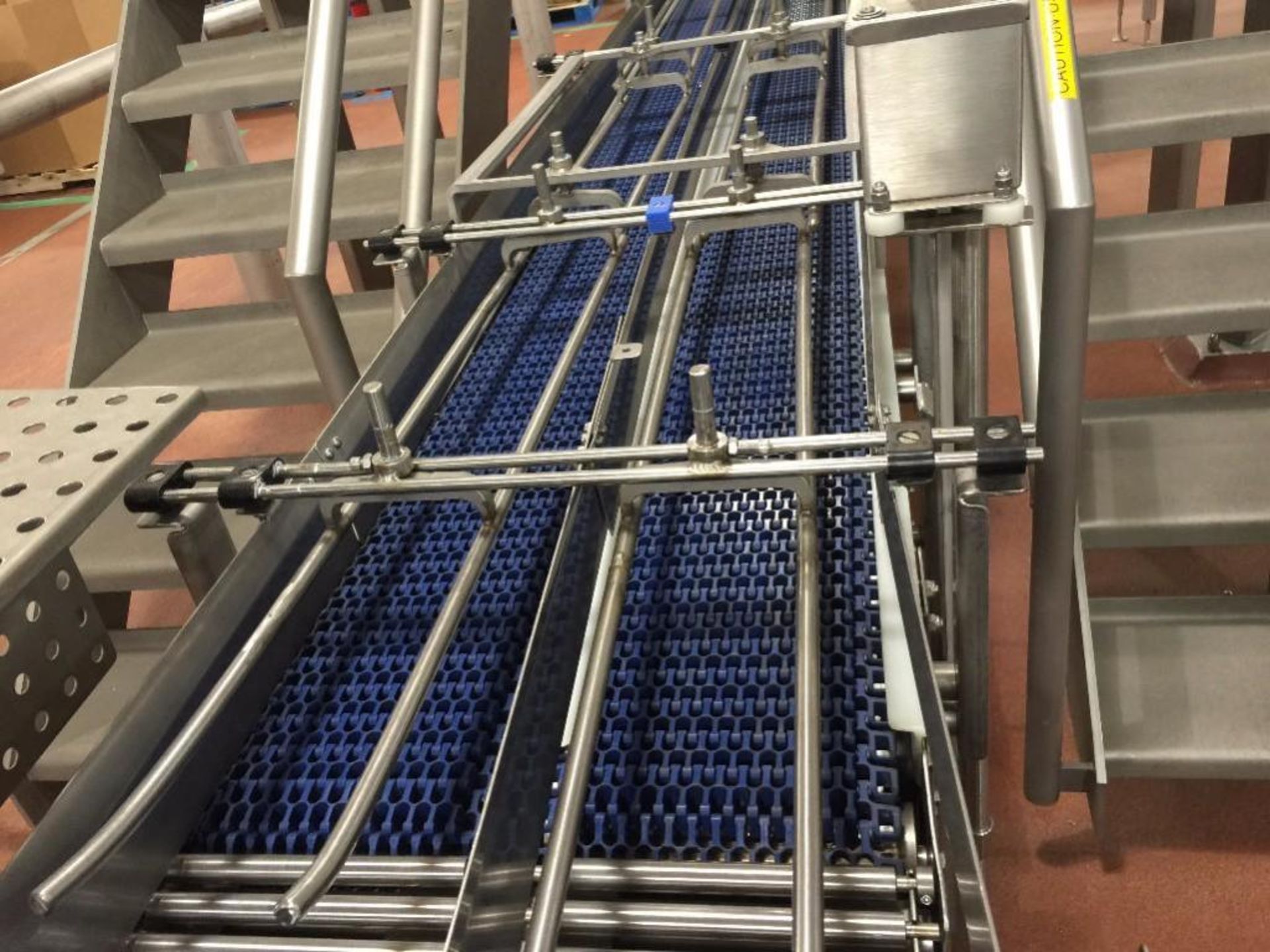 Dillin SS 2-belt conveyor, each belt is 8 in wide, blue plastic belt, L-shape, 18 ft straight to 90 - Image 9 of 17