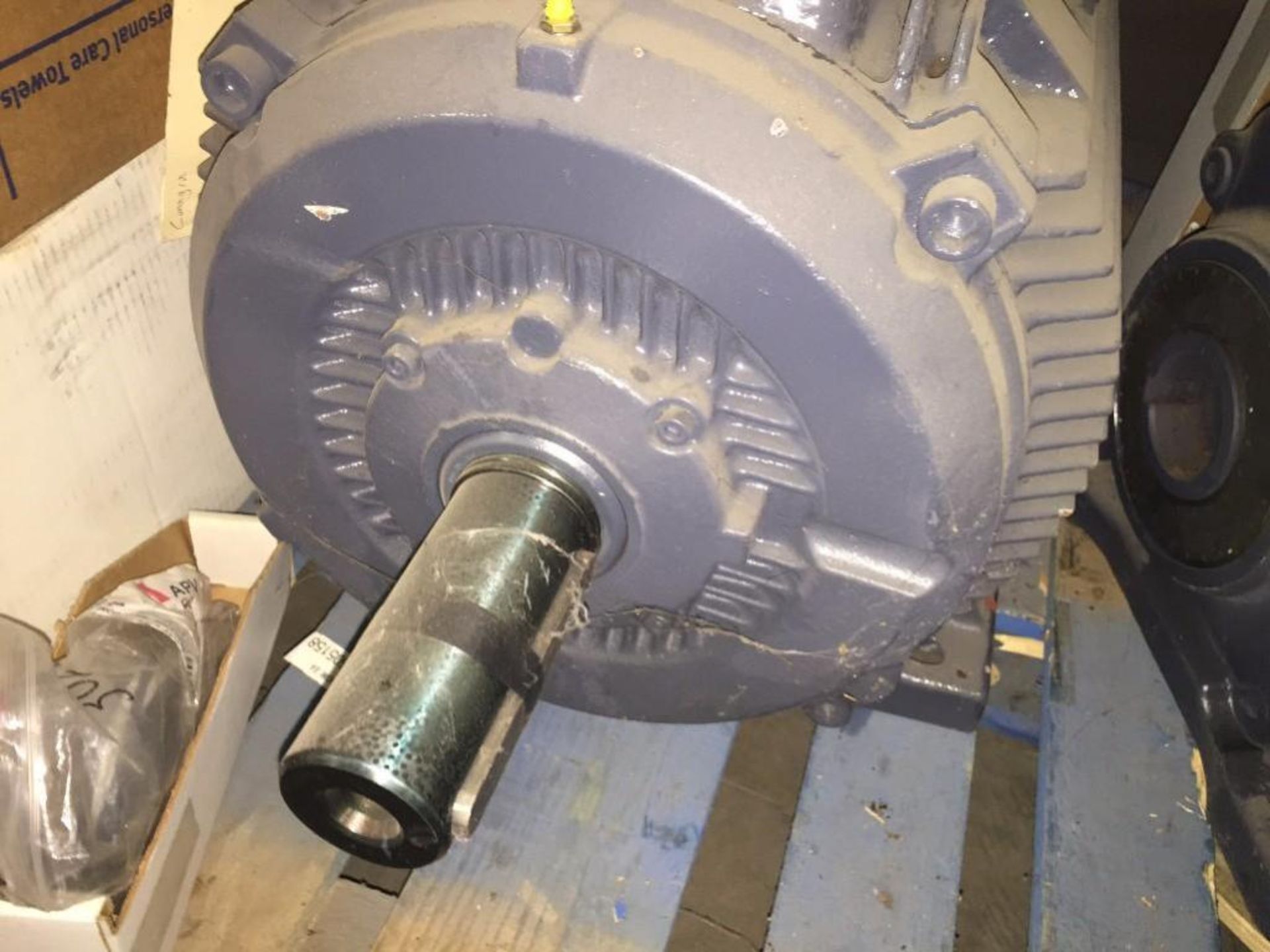 Large electric motor. ** (Located in Russellville, Arkansas) ** Rigging Fee: $25 - Image 2 of 7