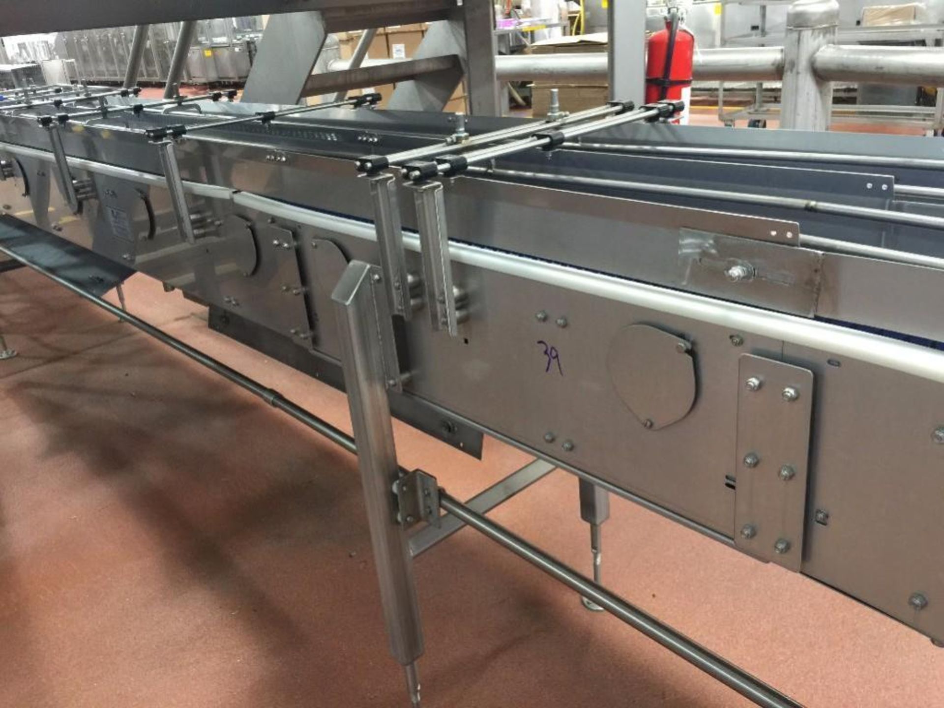 Dillin SS 2-belt conveyor, each belt is 8 in wide, blue plastic belt, L-shape, 18 ft straight to 90 - Image 6 of 17