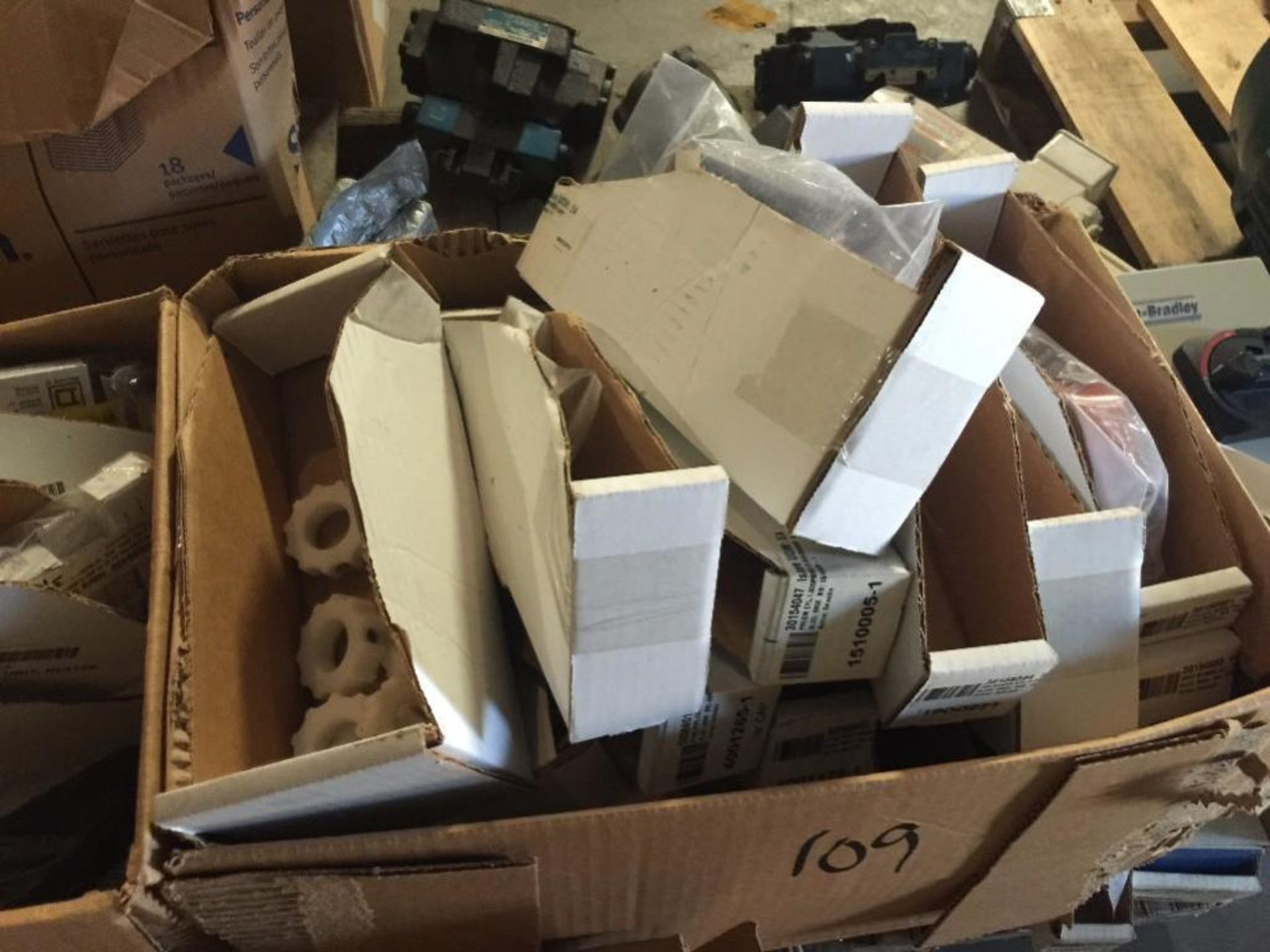 Pallet of parts, motors and valves. (LOT). ** (Located in Russellville, Arkansas) ** Rigging Fee: $5 - Image 14 of 14