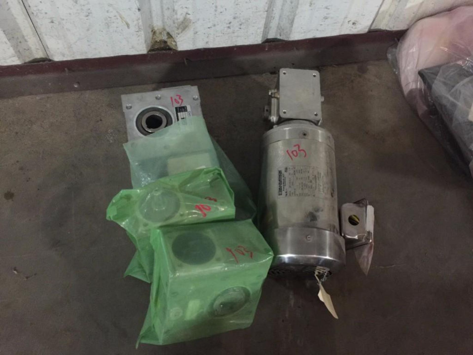 SS motors, speed reducers, (3) SS speed reducers. (LOT). ** (Located in Russellville, Arkansas) ** R