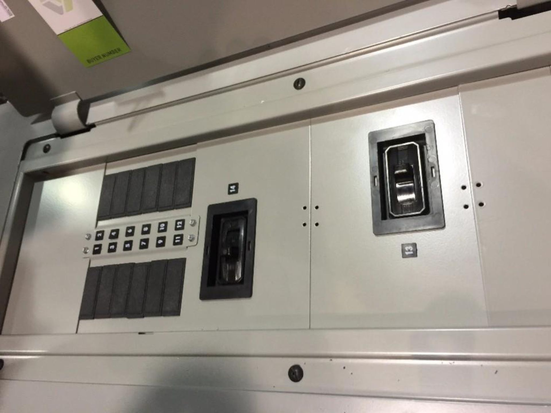 Siemens 300 amp electrical panel with (2) circuit cut-offs. (LOT)** (Located in Omaha, Nebraska) ** - Bild 5 aus 7