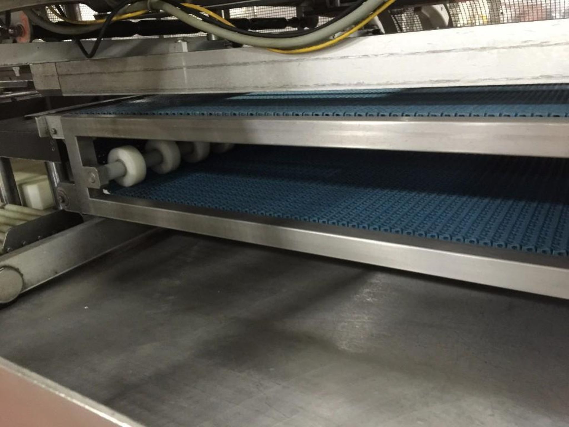 SS conveyor out of Mondini, 4 lane to 2 lane diverter, 35 in wide x 112 in long, blue plastic belt. - Image 4 of 6