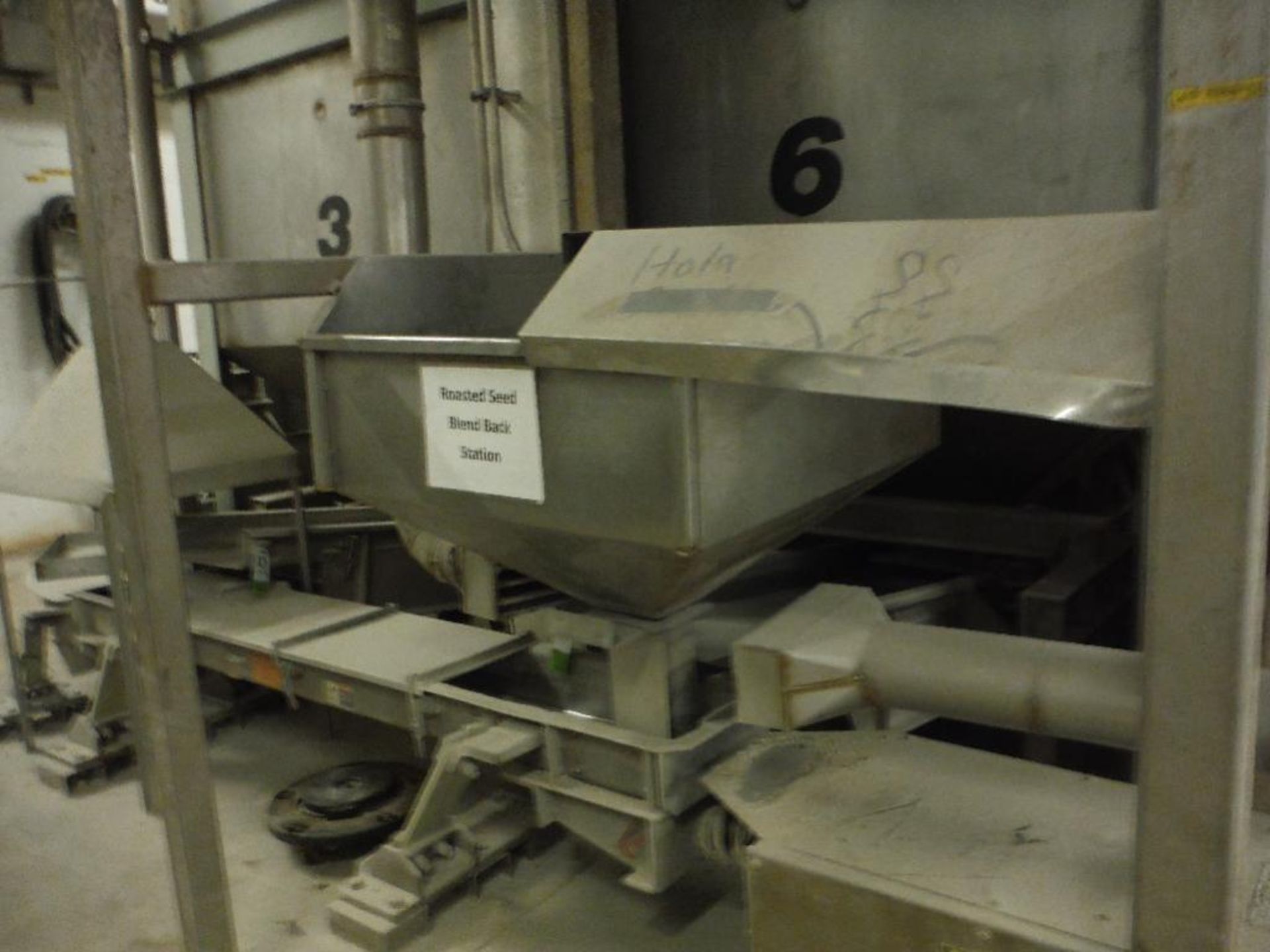General Kinematics Corporation vibratory conveyor, 13 ft. x 12 in., w/ a 90 degree turn. Rigging Fee - Image 4 of 12