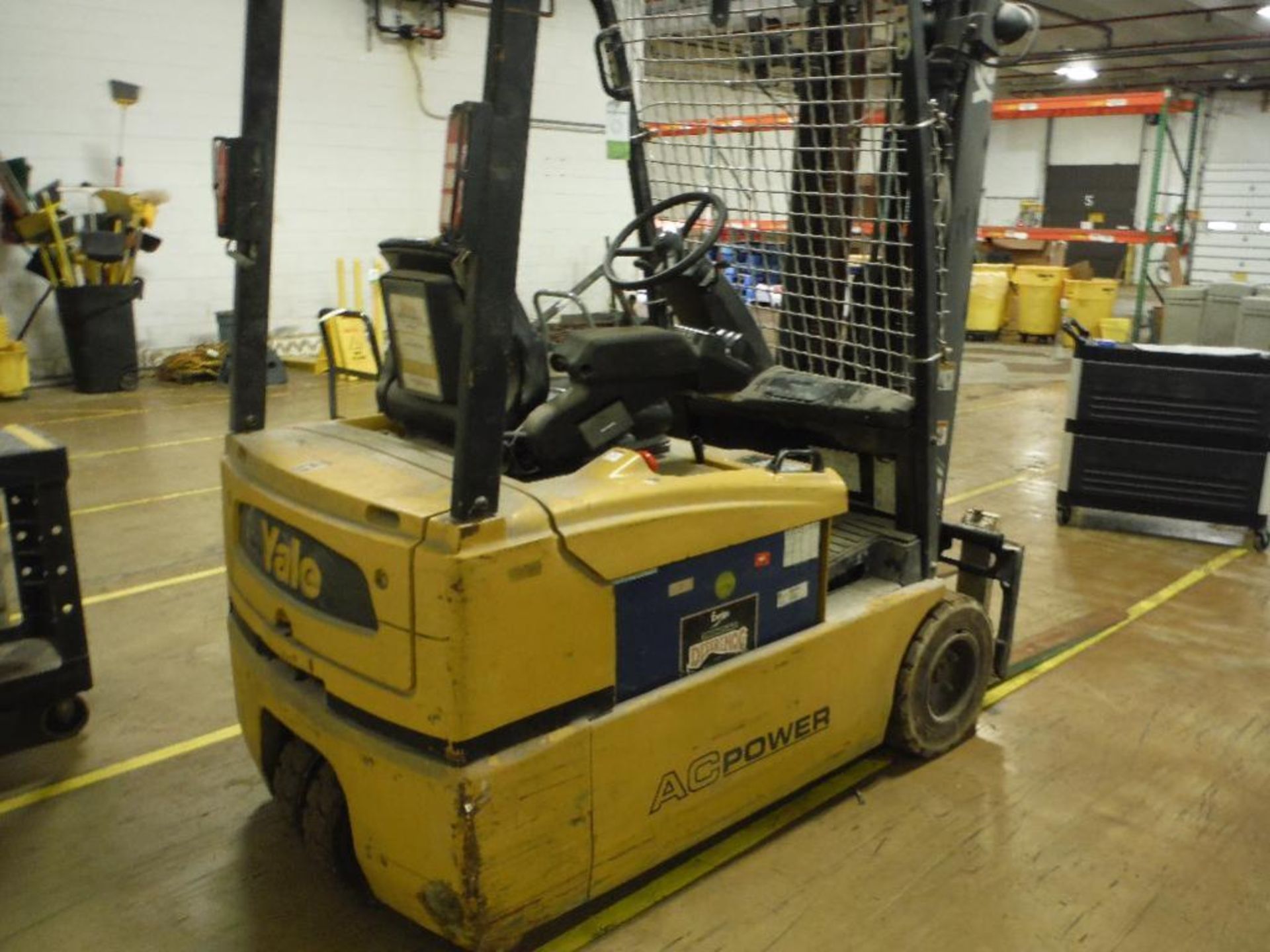 Yale 36V electric forklift, Model ERP040THN36TE082, SN F807N05197E, 3700 lb. lift capacity, 187 in. - Image 2 of 9