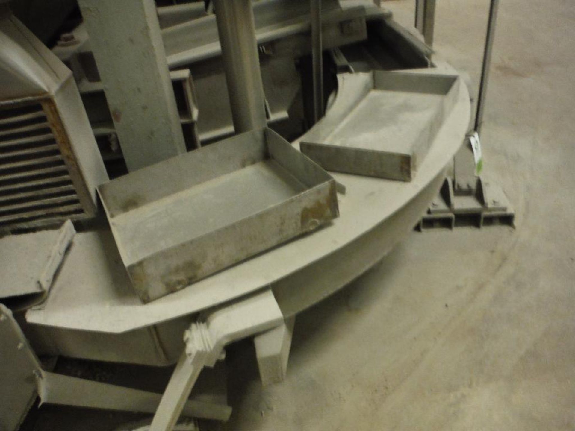 General Kinematics Corporation vibratory conveyor, 13 ft. x 12 in., w/ a 90 degree turn. Rigging Fee - Image 2 of 12