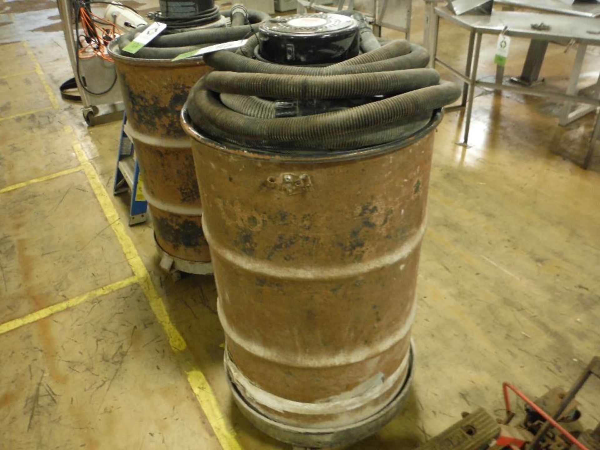 Dayton 55 gal barrel wet dry vac, Model 4YE63. Rigging Fee: $25 - Image 2 of 3